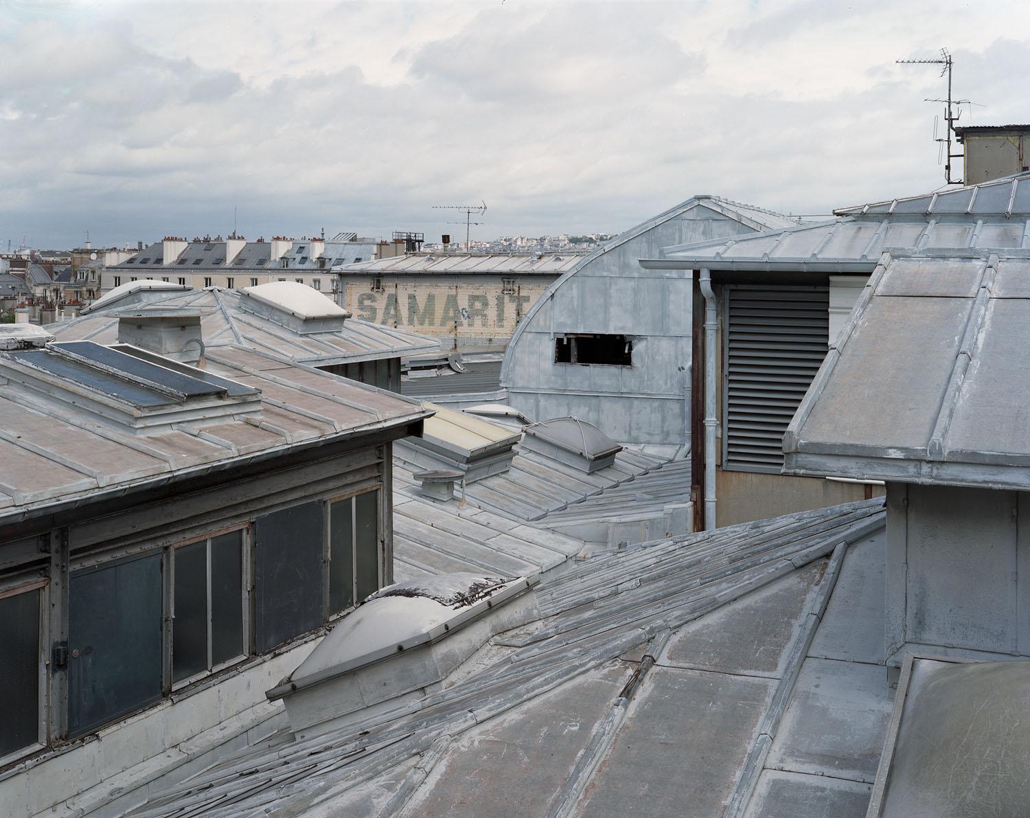 Marchand & Meffre Landscape Photograph – Vue des toits cte rue de lArbre Sec