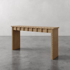 Console d'ingresso Marchand Scalloped Front (Oak) di Christiane Lemieux