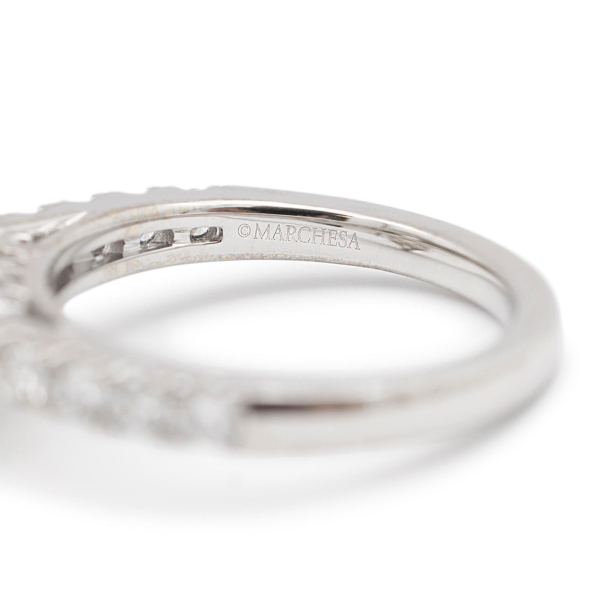 Marchesa Anillo de compromiso de oro blanco de 18 quilates con halo de diamantes ovalado semimontado para mujer en venta 2