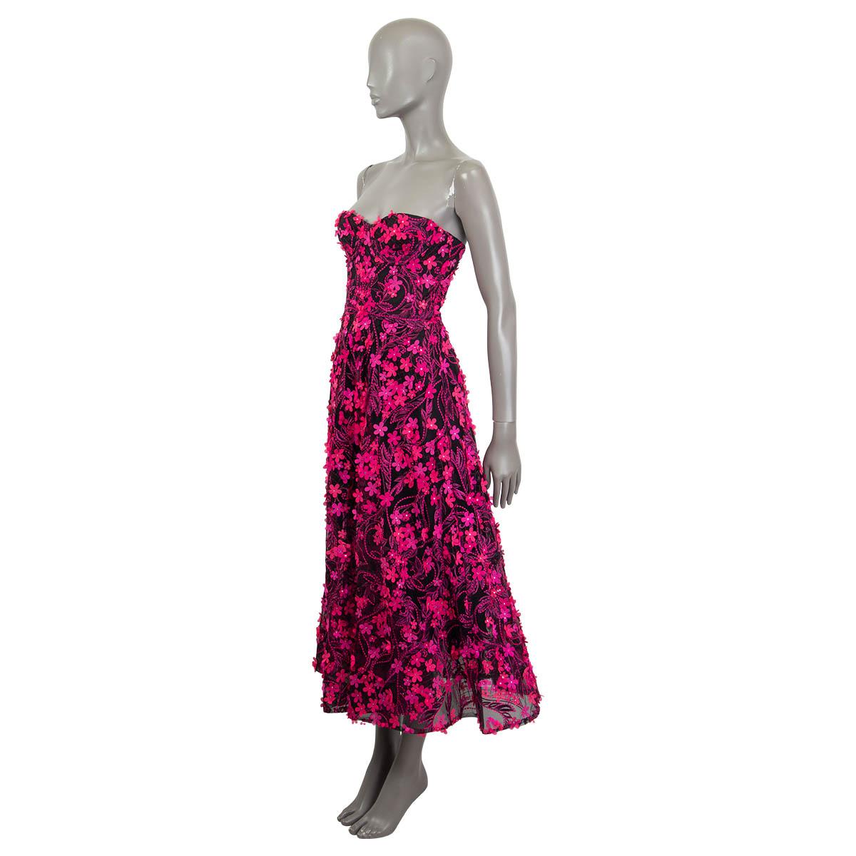 100% authentic Marchesa Notte floral corsage midi dress in pink and black nylon (100%). Opens with a concealed zipper and a hook at the back. Lined in black polyester (100%). Brand new, with tags.

Measurements
Tag Size	0
Size	XS
Bust	76cm (29.6in)