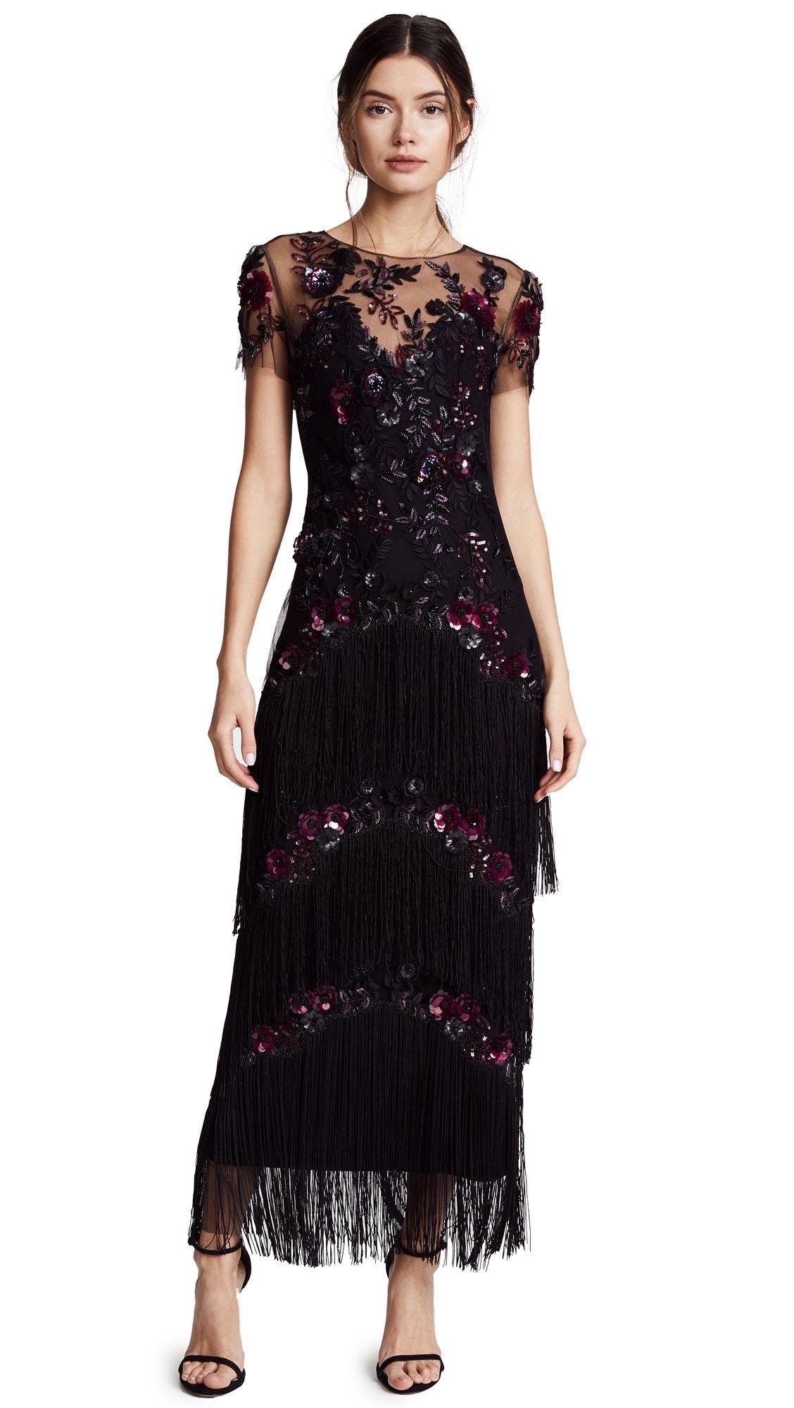 Wunderschöne Marchesa Notte Herbst 2014 schwarz Gatsby Flapper Stil Fransen Kleid ! Dieses Kleid hat alles: Glitzer, Pailletten, einen durchsichtigen Netzausschnitt und Fransen. Tausende von handgenähten Pailletten und Perlen überall. Drei Panele