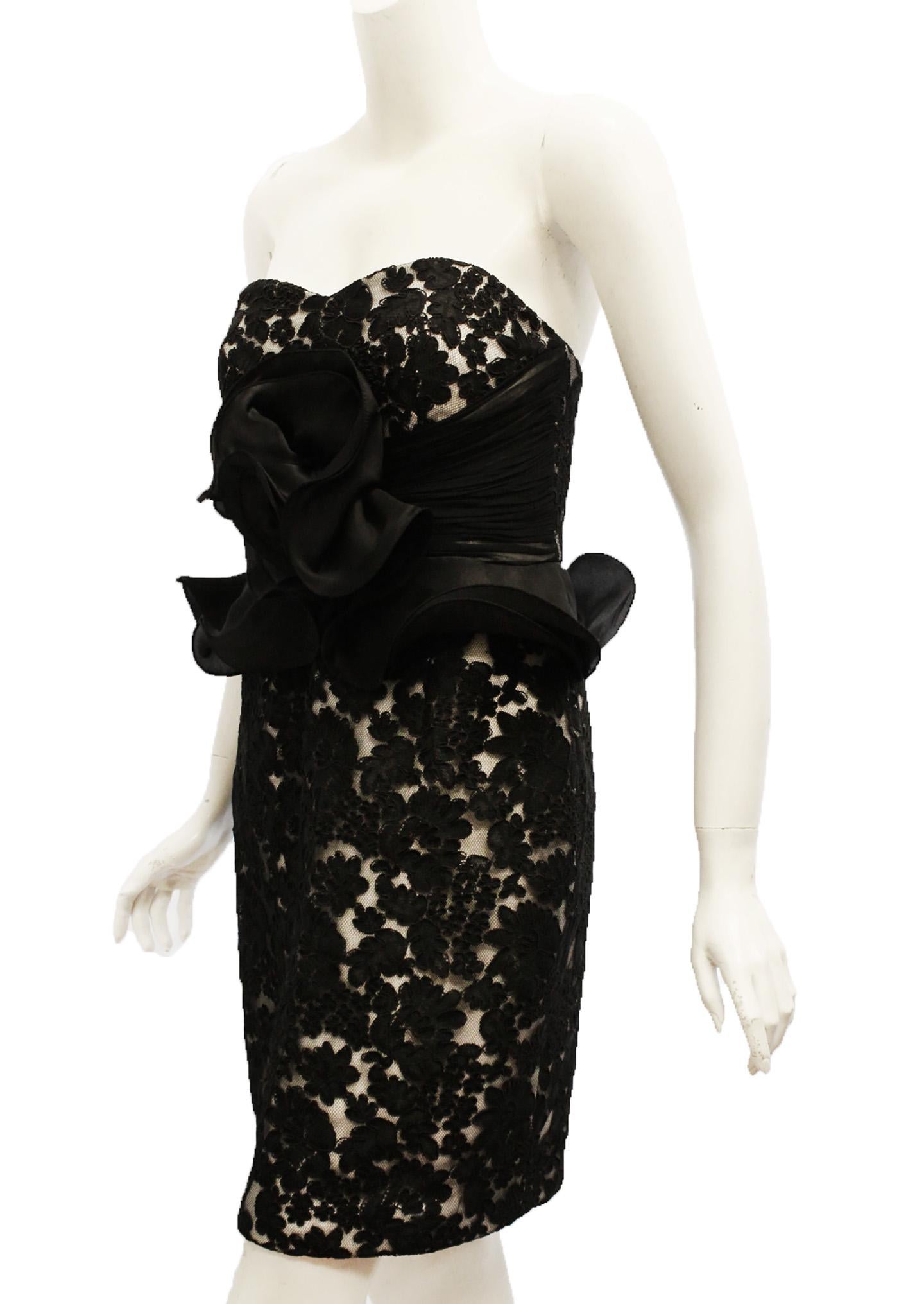 Marchesa Notte Strapless Black Lace on White Decorated W/ Black Satin Flower In Excellent Condition For Sale In Palm Beach, FL