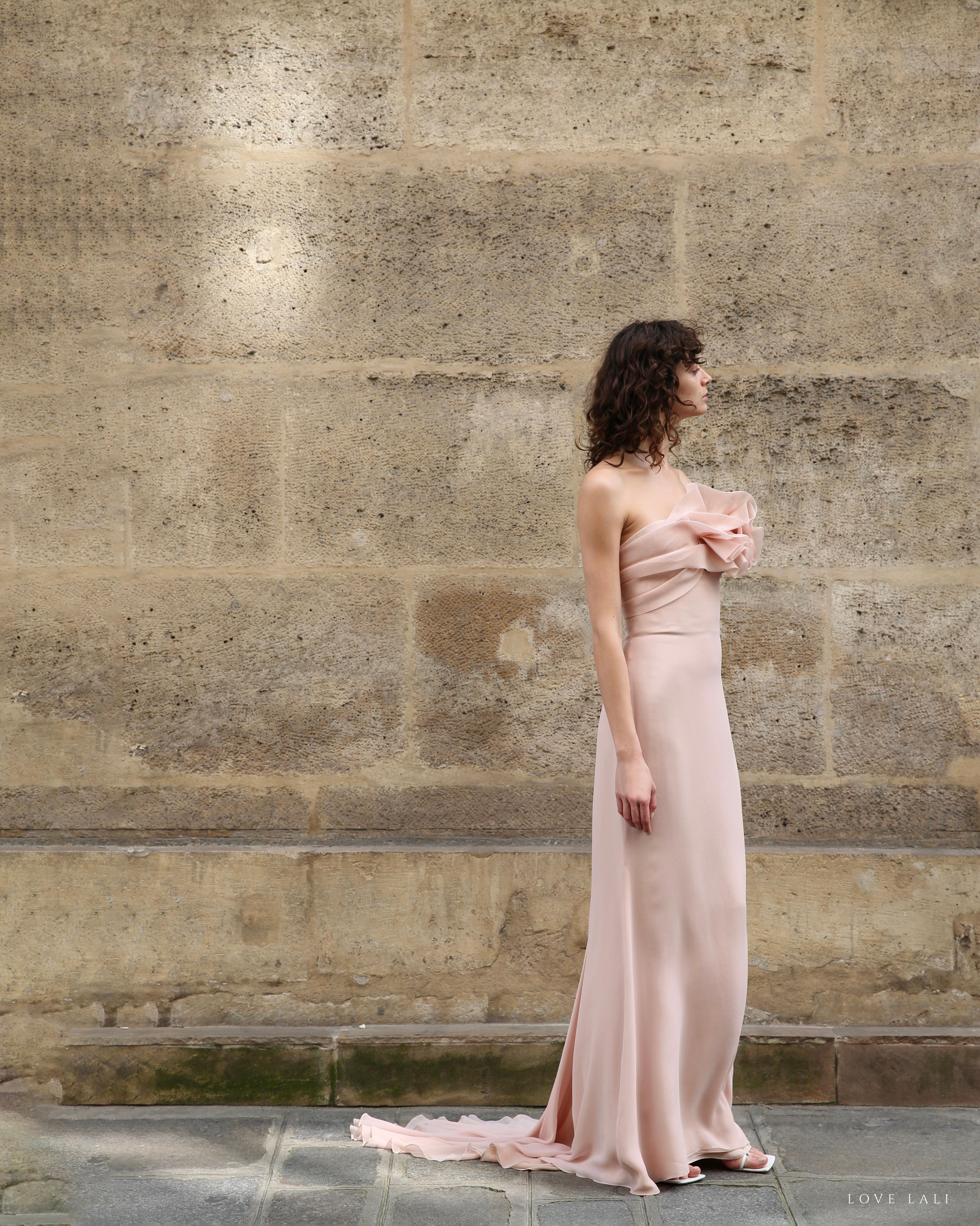 Marchesa pink strapless wedding bustier silk layered dress gown with train 10 For Sale 2