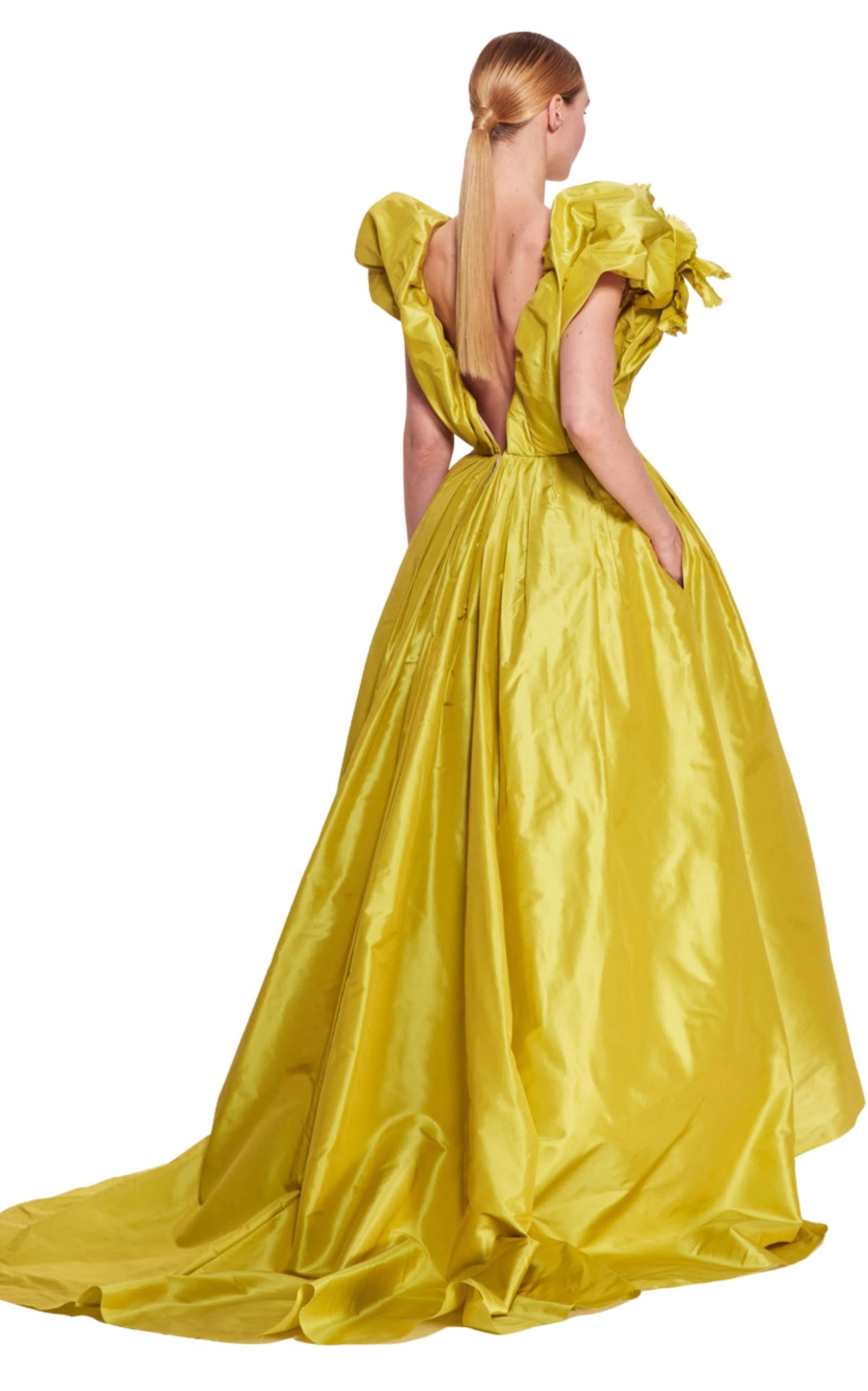 MARCHESA Vestido de fiesta con mangas abullonadas y flores de gran caída US 10 en Nuevo Estado en Brossard, QC