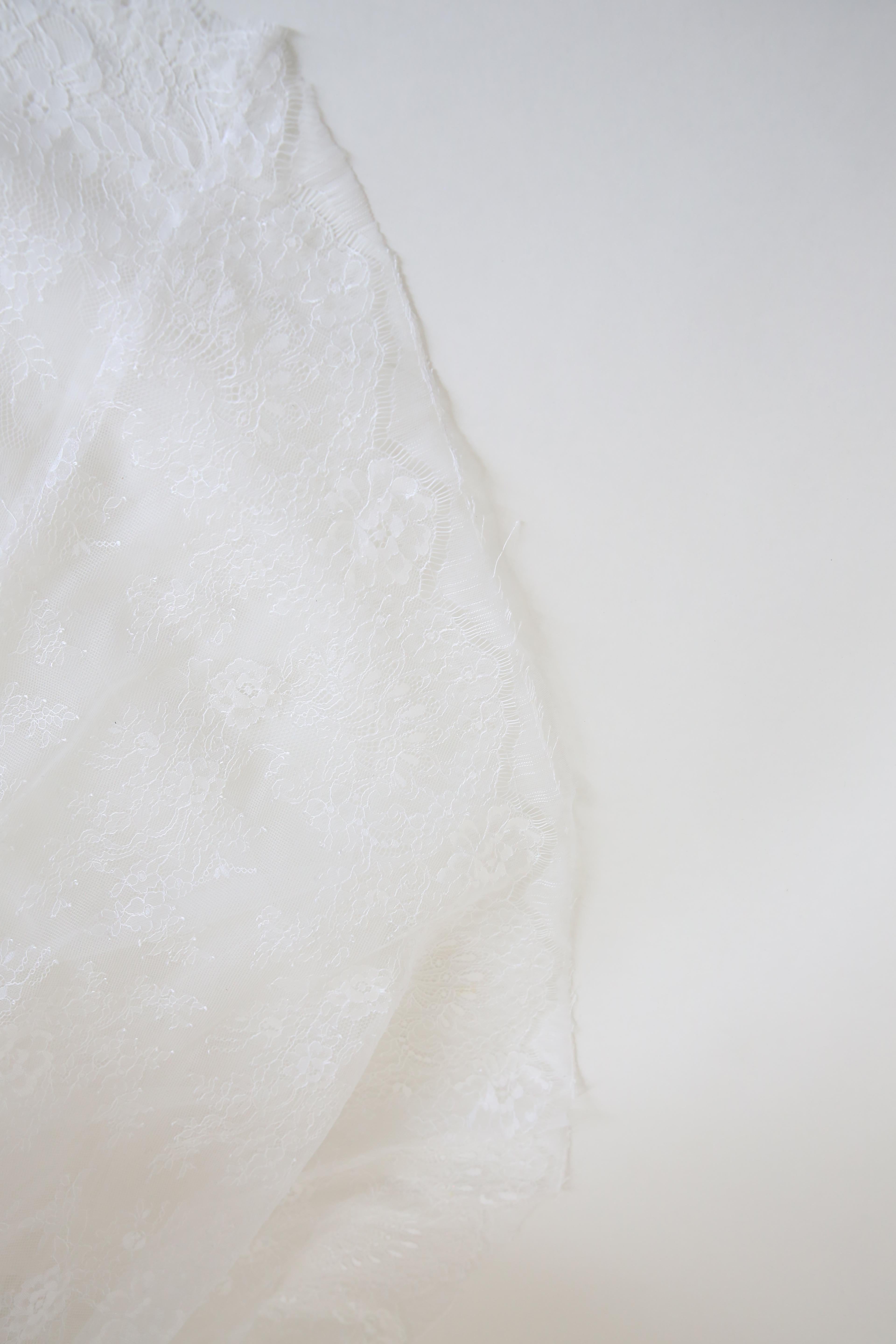 Marchesa vintage white sheer corset tulle floral beaded wedding train dress gown For Sale 8