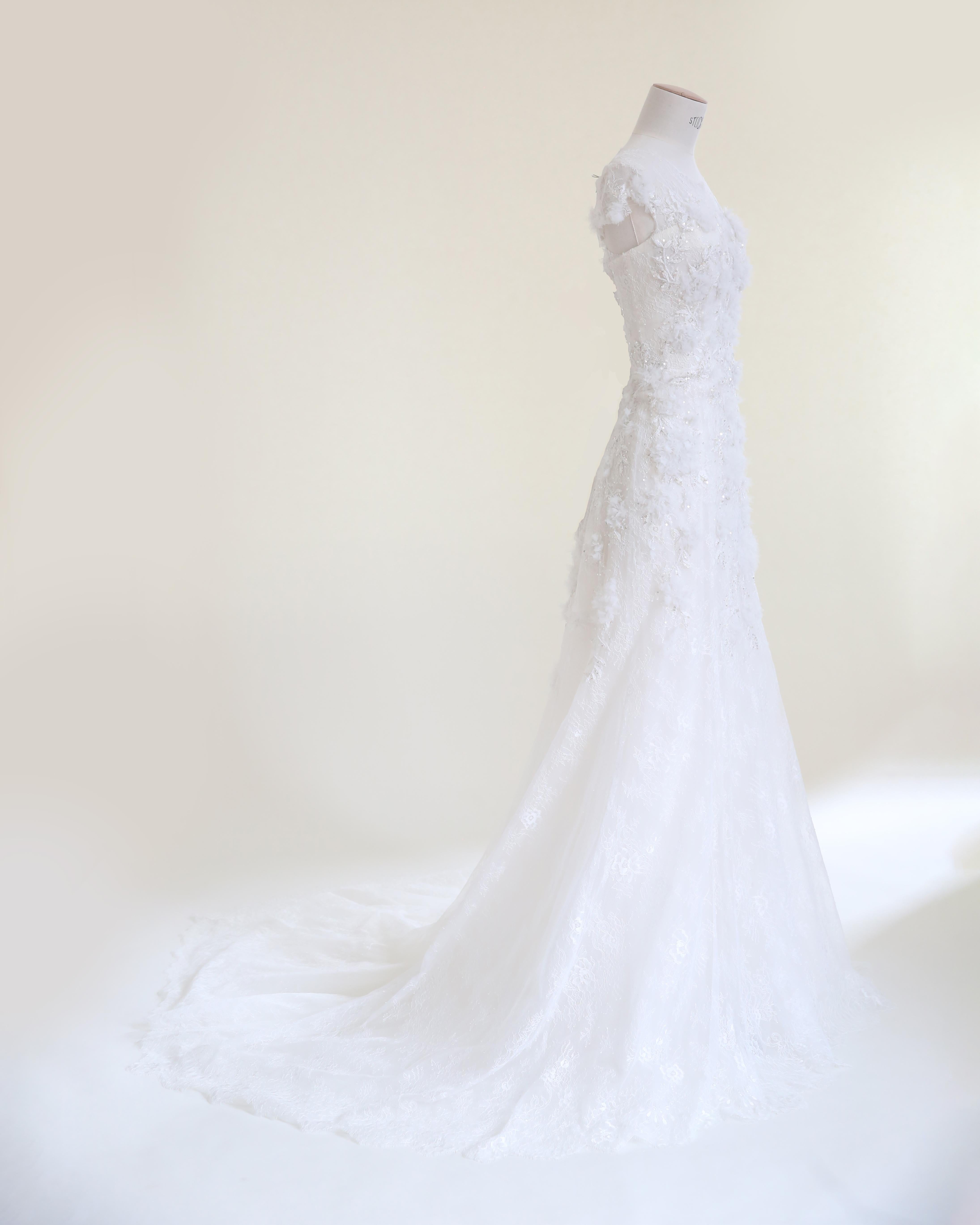 Marchesa vintage white sheer corset tulle floral beaded wedding train dress gown For Sale 3