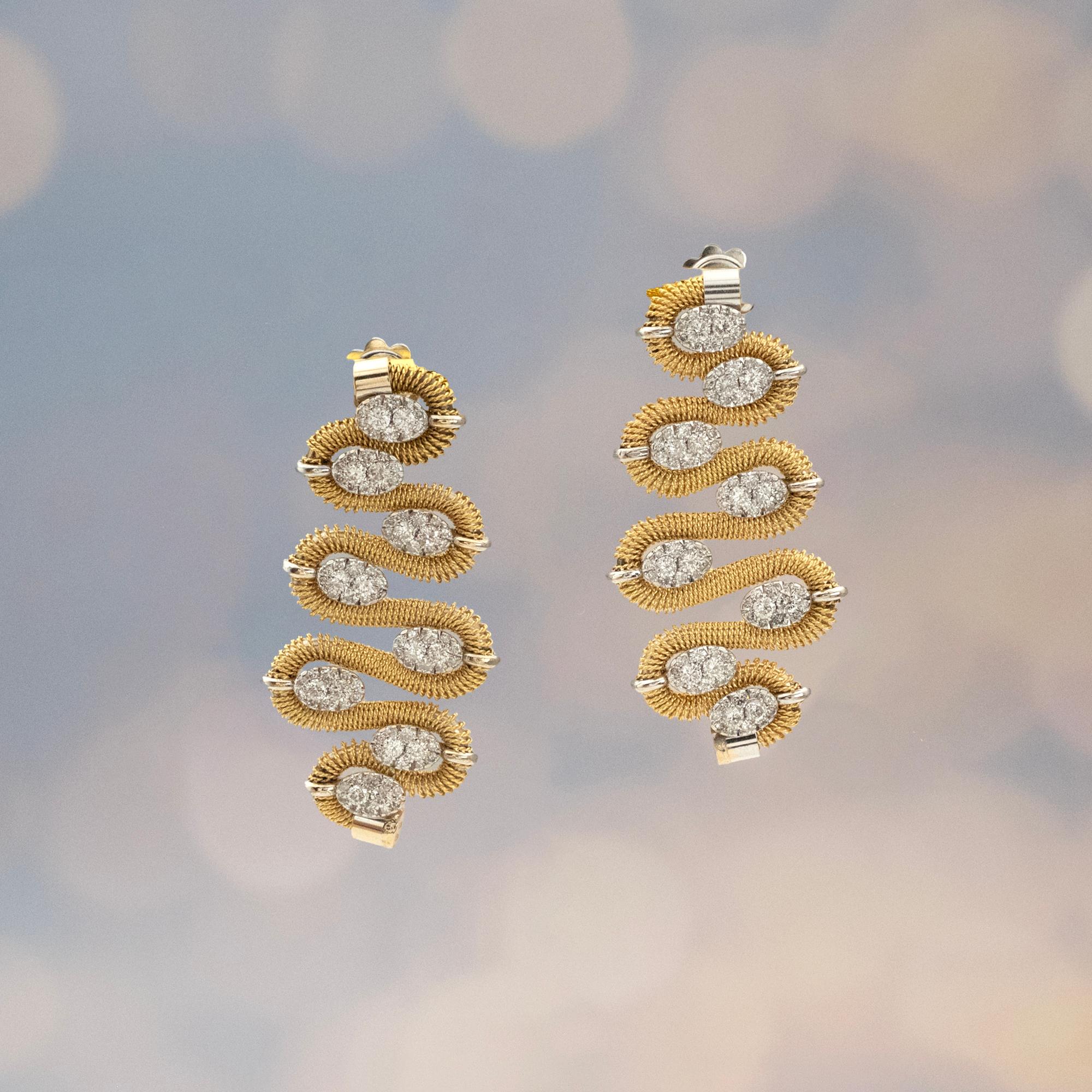 Taglio brillante Marchisio 18K Italian Two-Tone Gold Diamond Drop Earrings in vendita