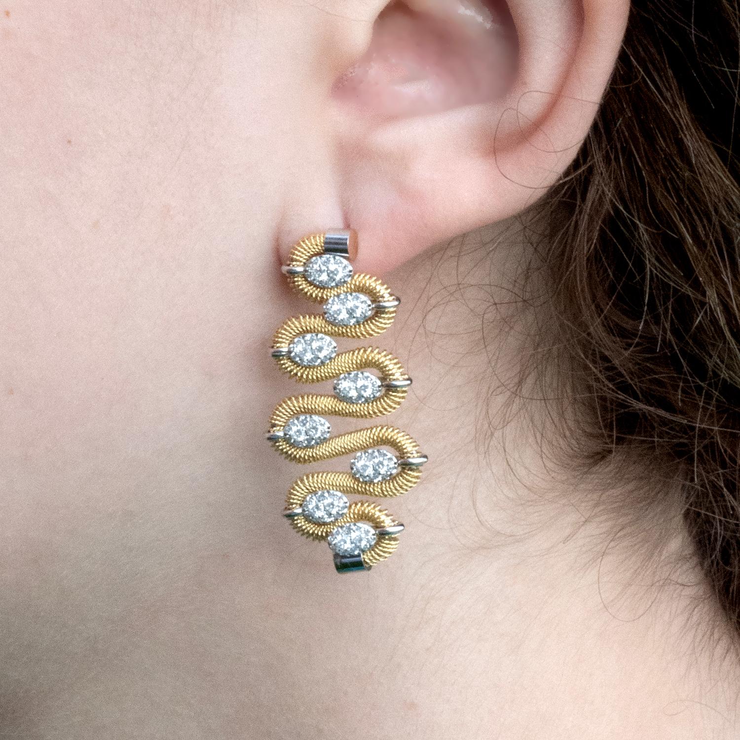 Donna Marchisio 18K Italian Two-Tone Gold Diamond Drop Earrings in vendita