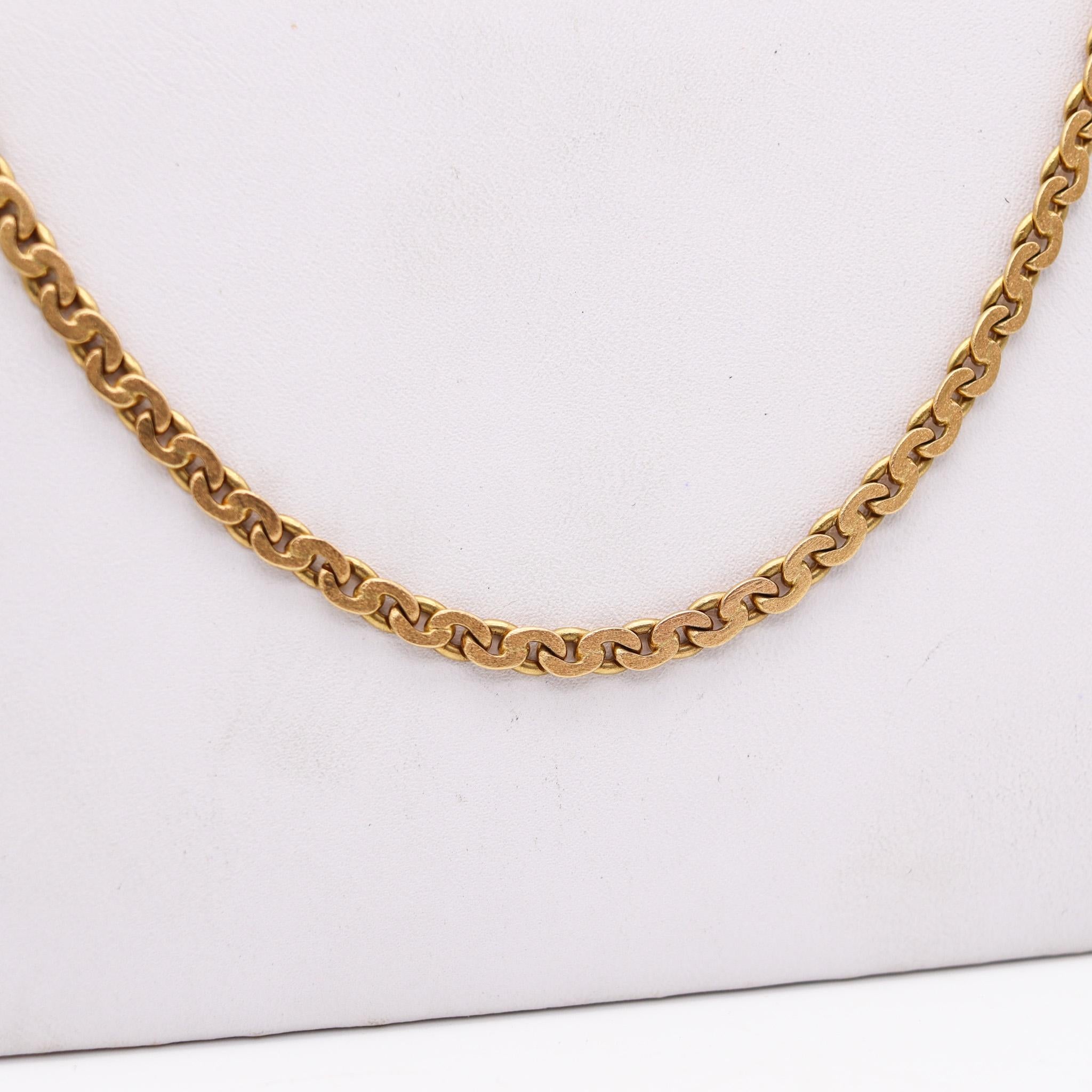 An art deco chain designed by Marchisio Napoleone.

A beautiful art deco chain, created in Torino Italy at the jewelry atelier of Marchisio Napoleone, back in the 1935. This long chain have a lenght of one meter and has been crafted with intricate