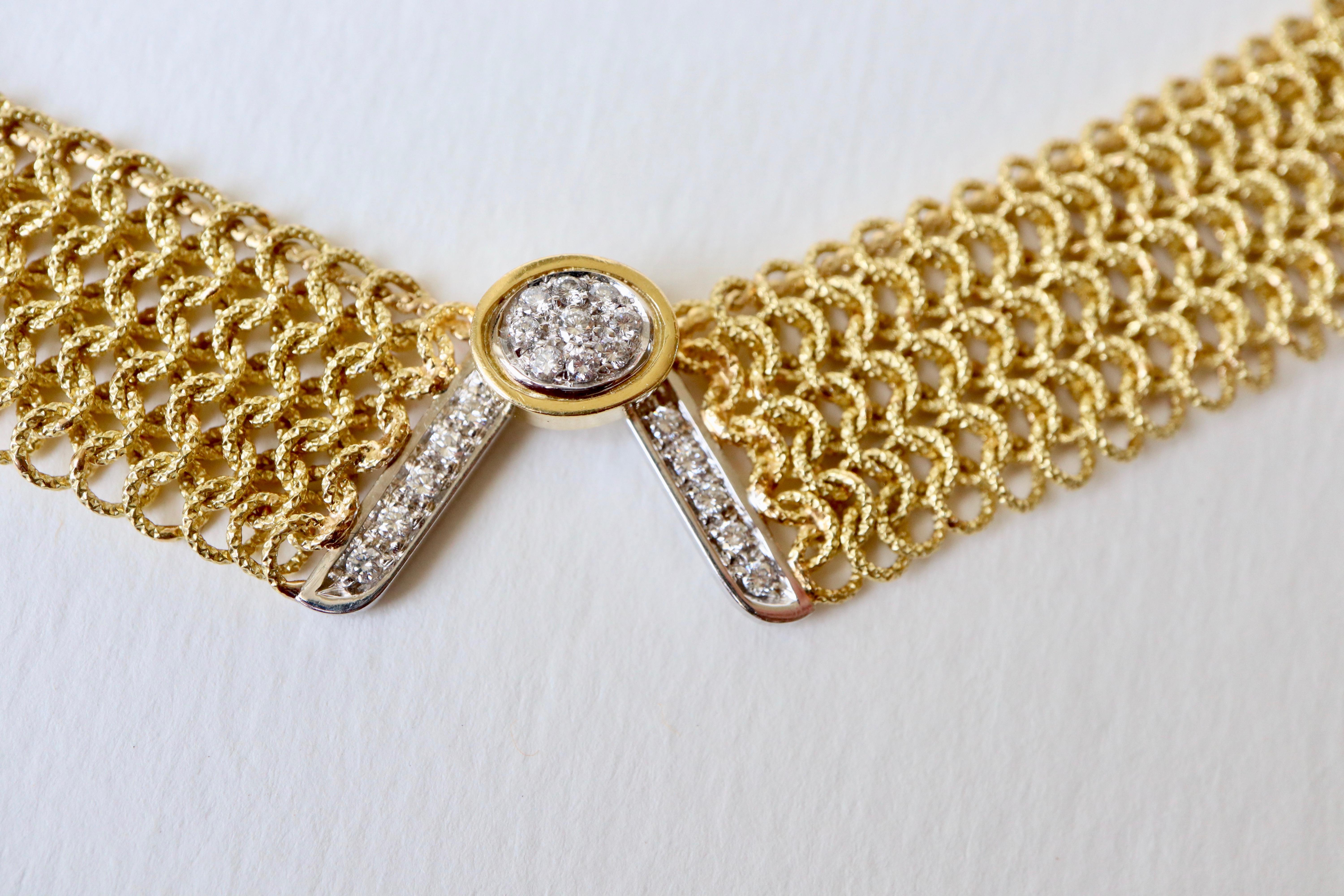 Marchisio Yellow Gold Necklace with V Motif with Diamonds In Good Condition For Sale In Paris, FR