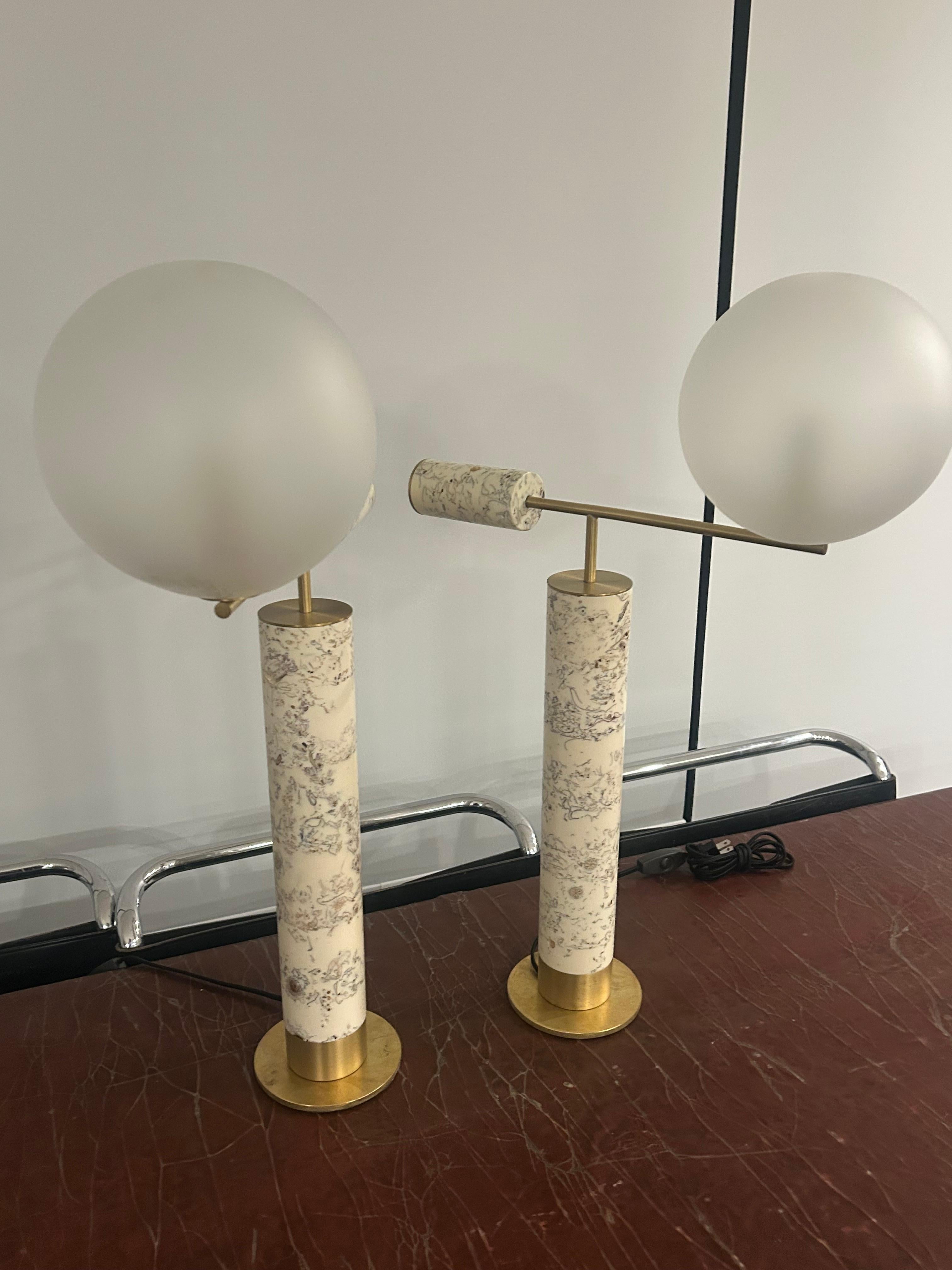 Futurista Marcin  Lampada Rusak Flora I White due disponibili in vendita