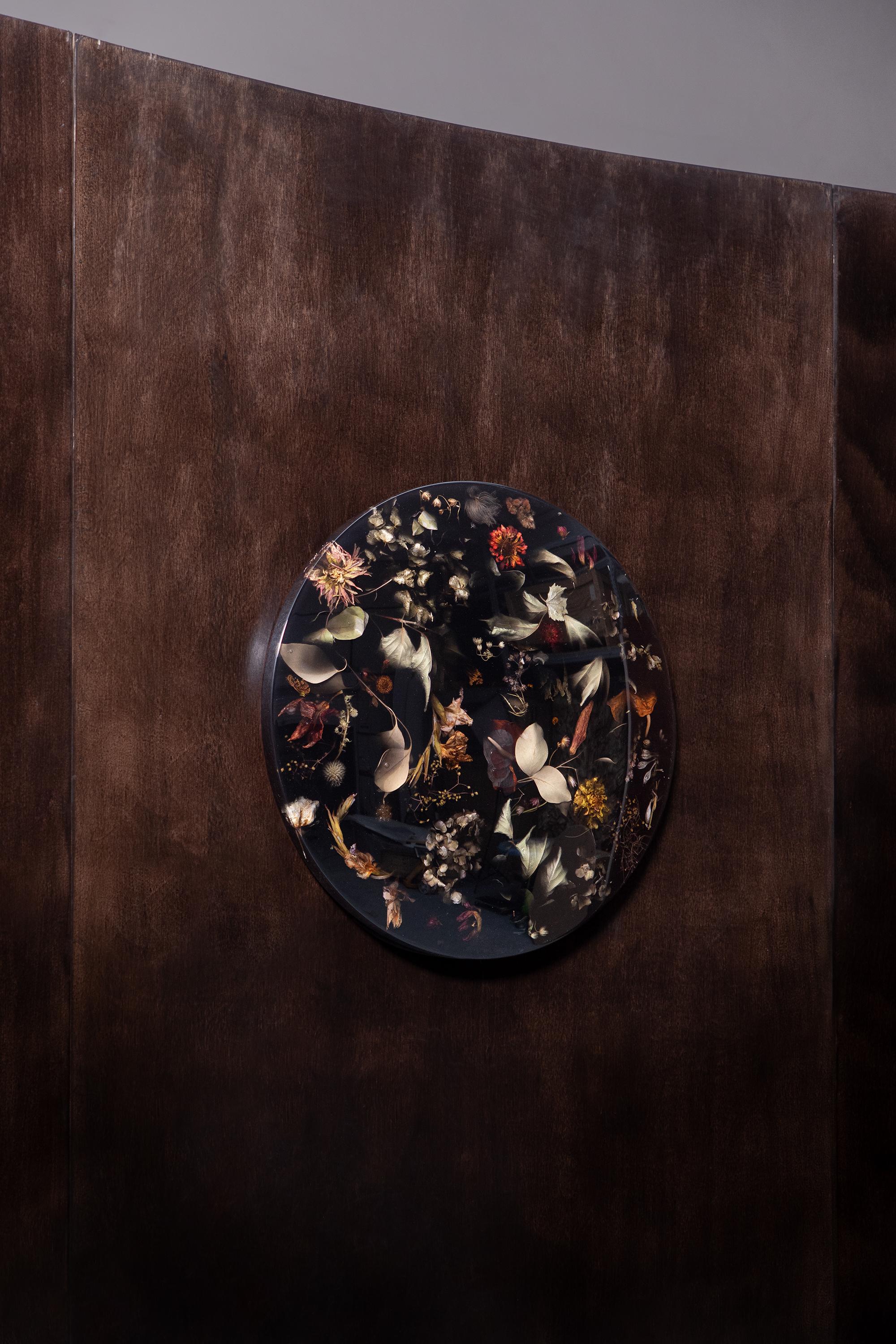 Marcin Rusak, Colgante de pared Flora Lens 65, acabado pulido negro Siglo XXI y contemporáneo en venta