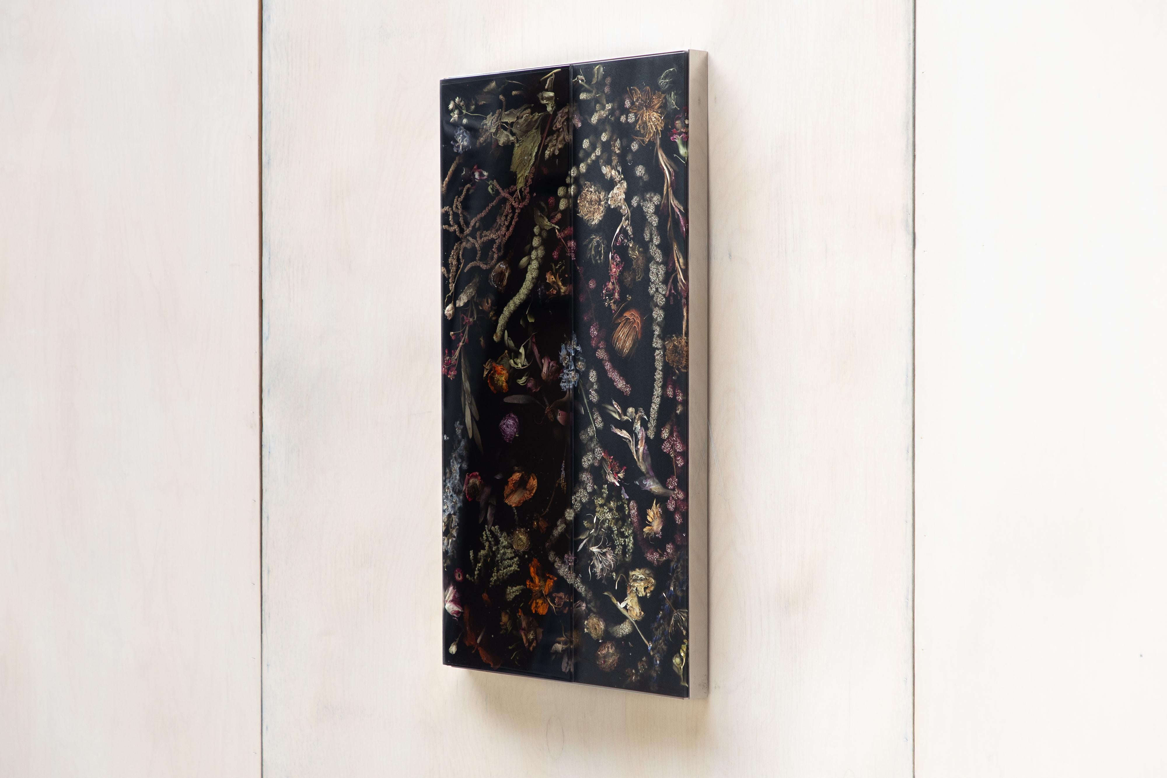 Part of Marcin Rusak’s signature Flora collection, Flora Wallhanging Piece 46 constitutes a unique decorative piece that works well in a variety of settings, from classic and romantic to modern and contemporary. Based on discarded flowers carefully
