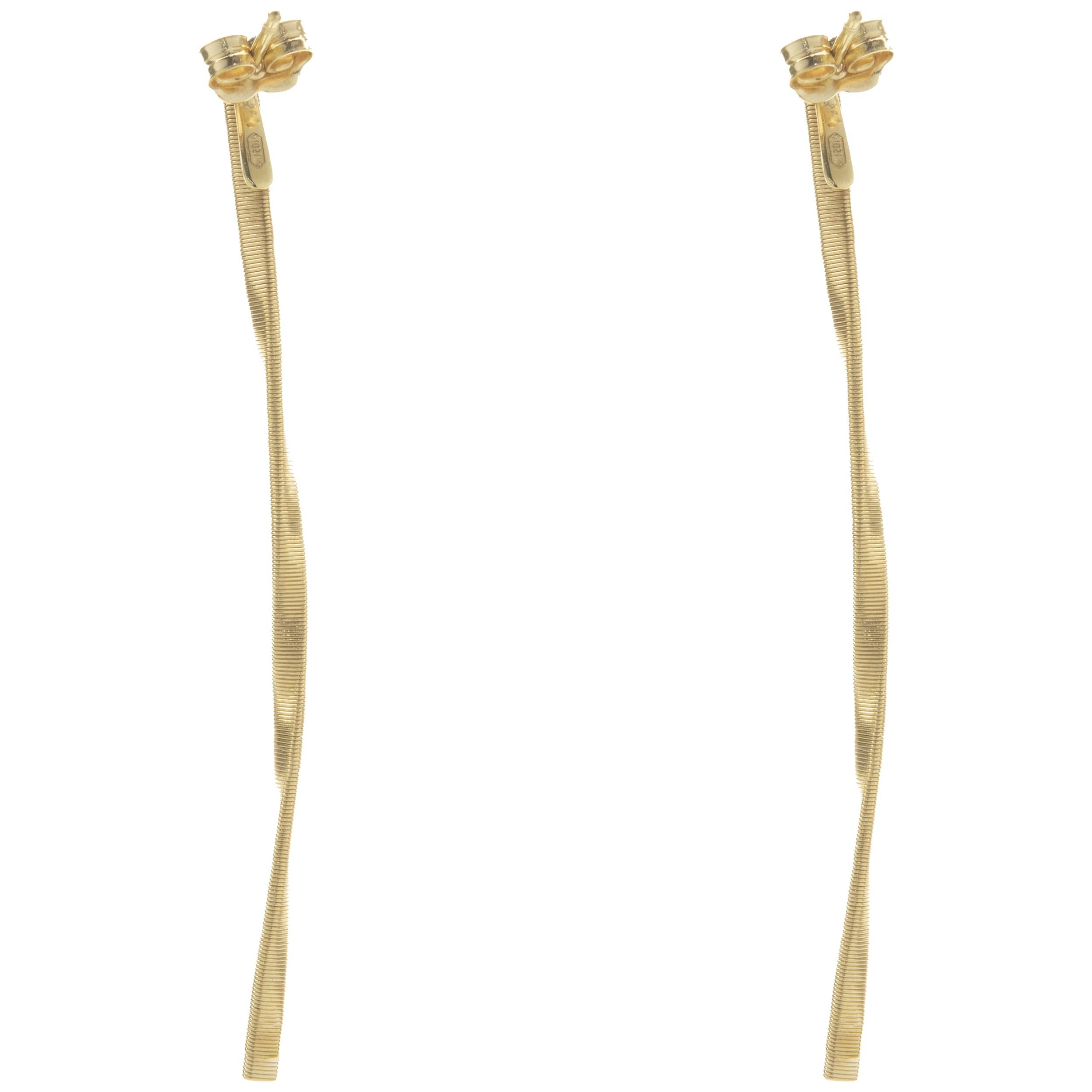 Designer: Marco Bicego
MATERIAL: 18K Gelbgold
Gewicht: 4,16 Gramm
Maße: Ohrringe messen 60 mm in der Länge
