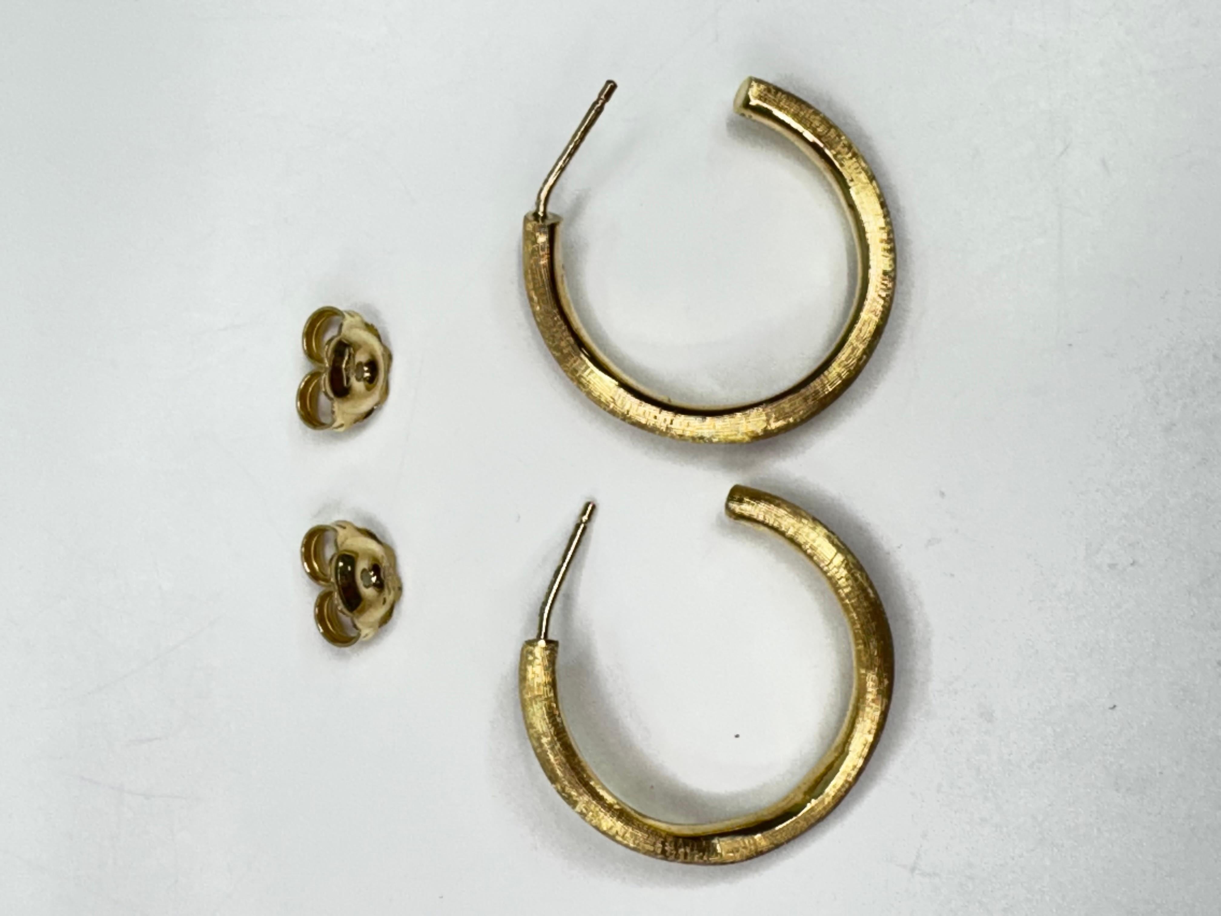 Marco Bicego 18k Yellow Gold Jaipur Hoop Earrings In Good Condition For Sale In Palm Desert, CA