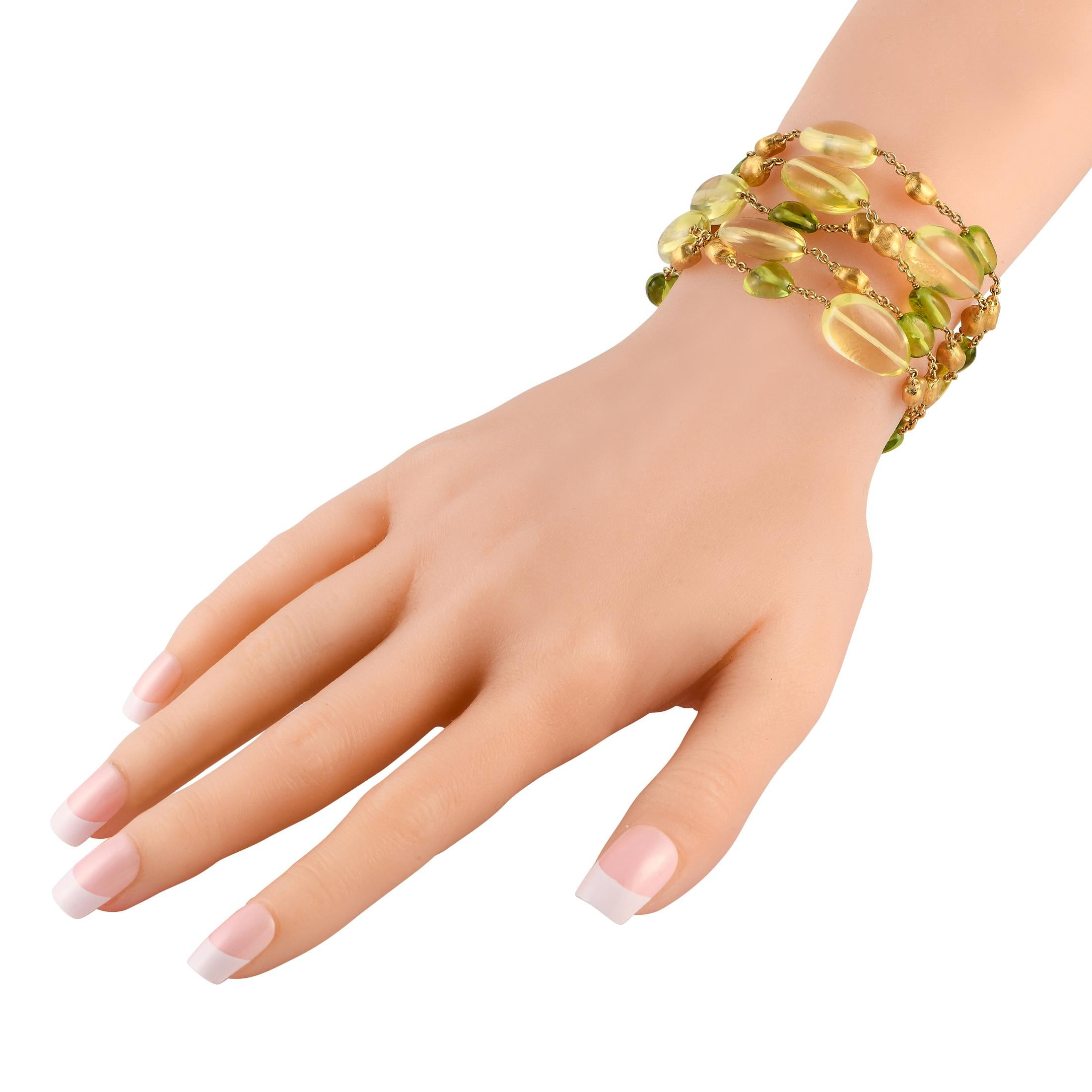 De multiples brins font de ce bracelet Marco Bicego un accessoire captivant qui ne cessera de vous couper le souffle. Fabriqué en or jaune 18 carats et rehaussé de pierres précieuses péridot, ce bijou coloré mesure 7,10 cm de long.