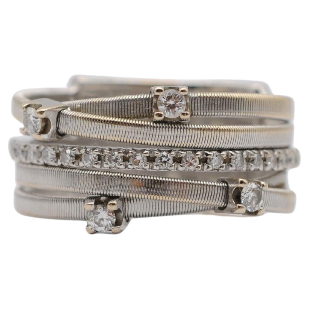 Goa: A Modern Minimalist Collection by Marco Bicego, Inspired by Idyllic Beaches

The Goa collection embodies modern minimalism, drawing inspiration from the serene white beaches of Goa, India. Intricate golden strands are expertly crafted into