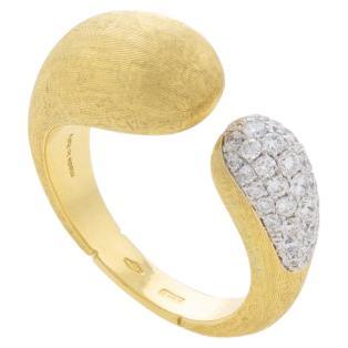 Marco Bicego Lucia Collection 18K Yellow Gold and Diamond Kissing Ring For Sale