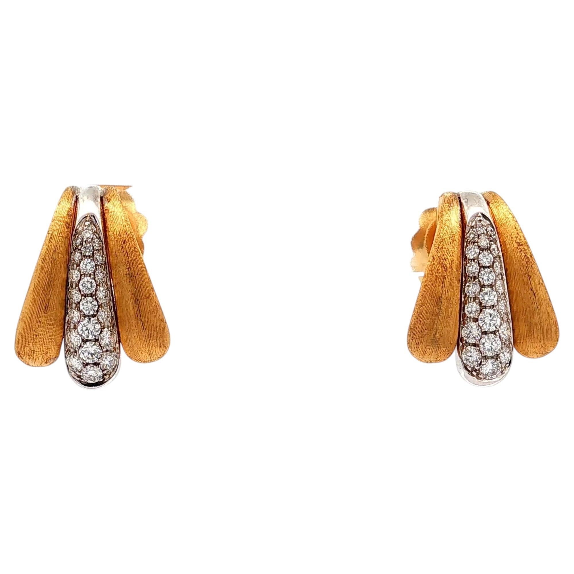 Pendientes llamativos de tres pétalos «Lunaria» de Marco Bicego, en oro amarillo de 18 quilates con pavé de diamantes en venta