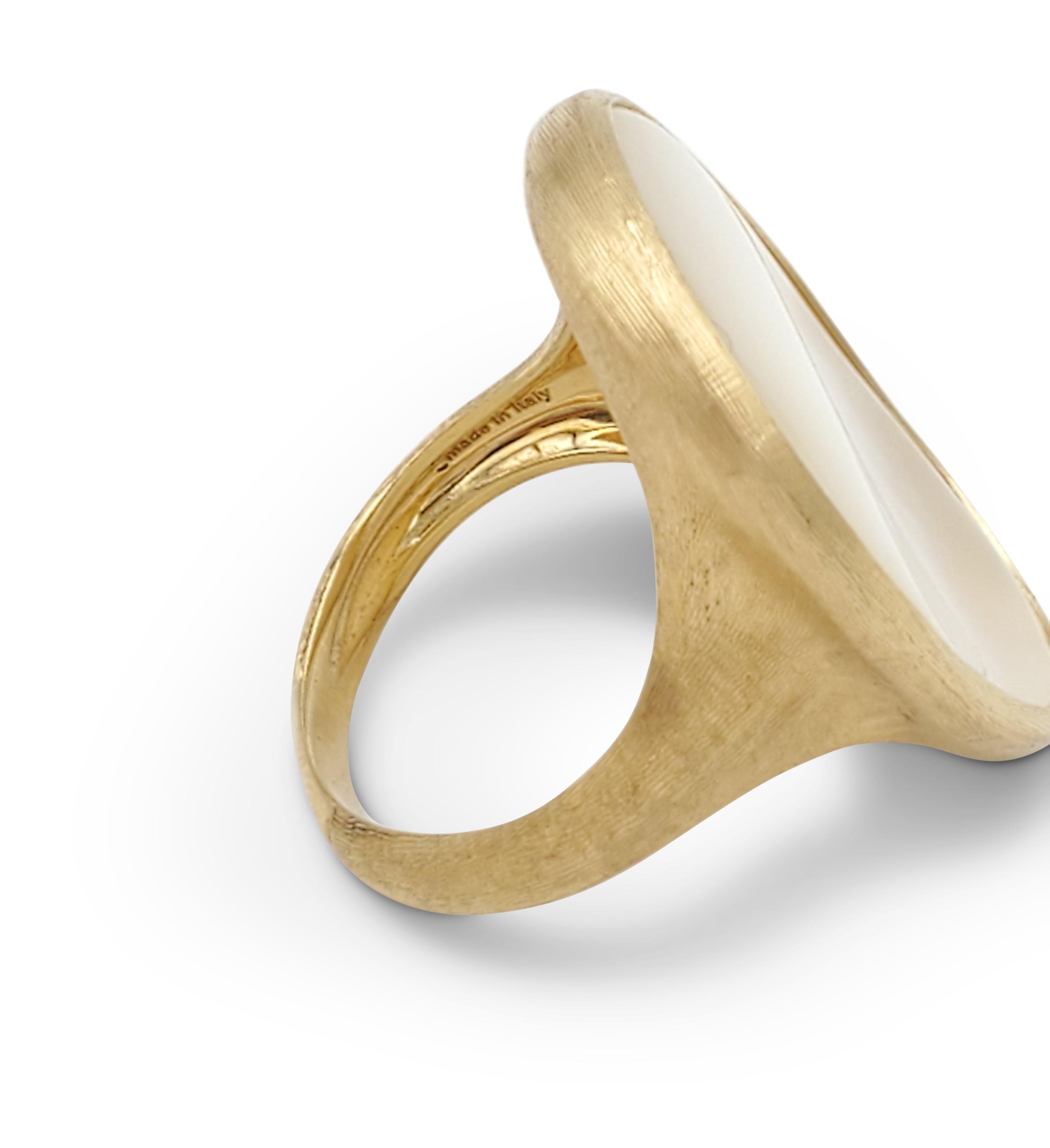 Marco Bicego Lunaria Gold Mother of Pearl Ring In Excellent Condition In New York, NY