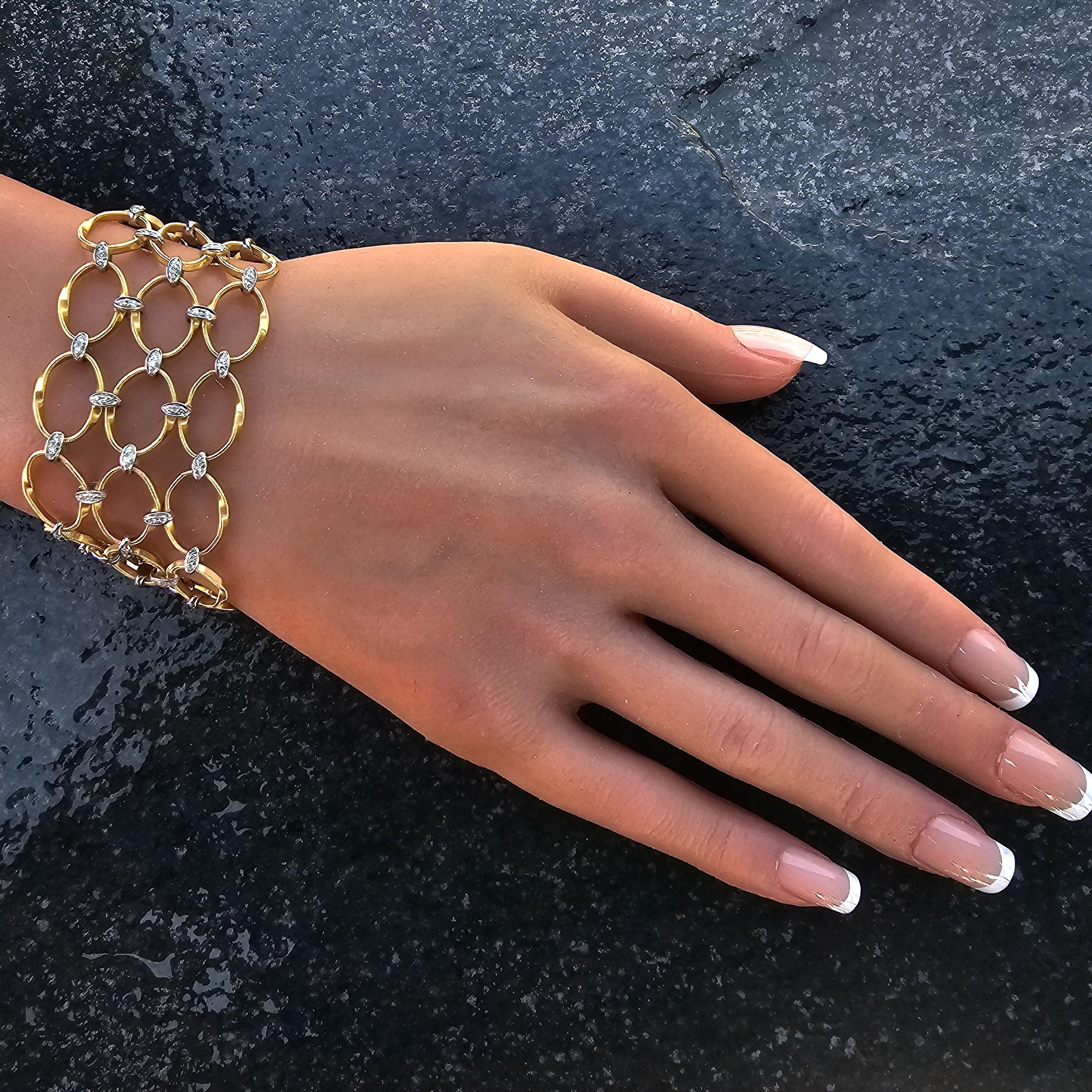 Taglio rotondo Marco Bicego Marrakech Onde Bracciale di diamanti a 3 file in oro giallo bianco 18k 16250 in vendita