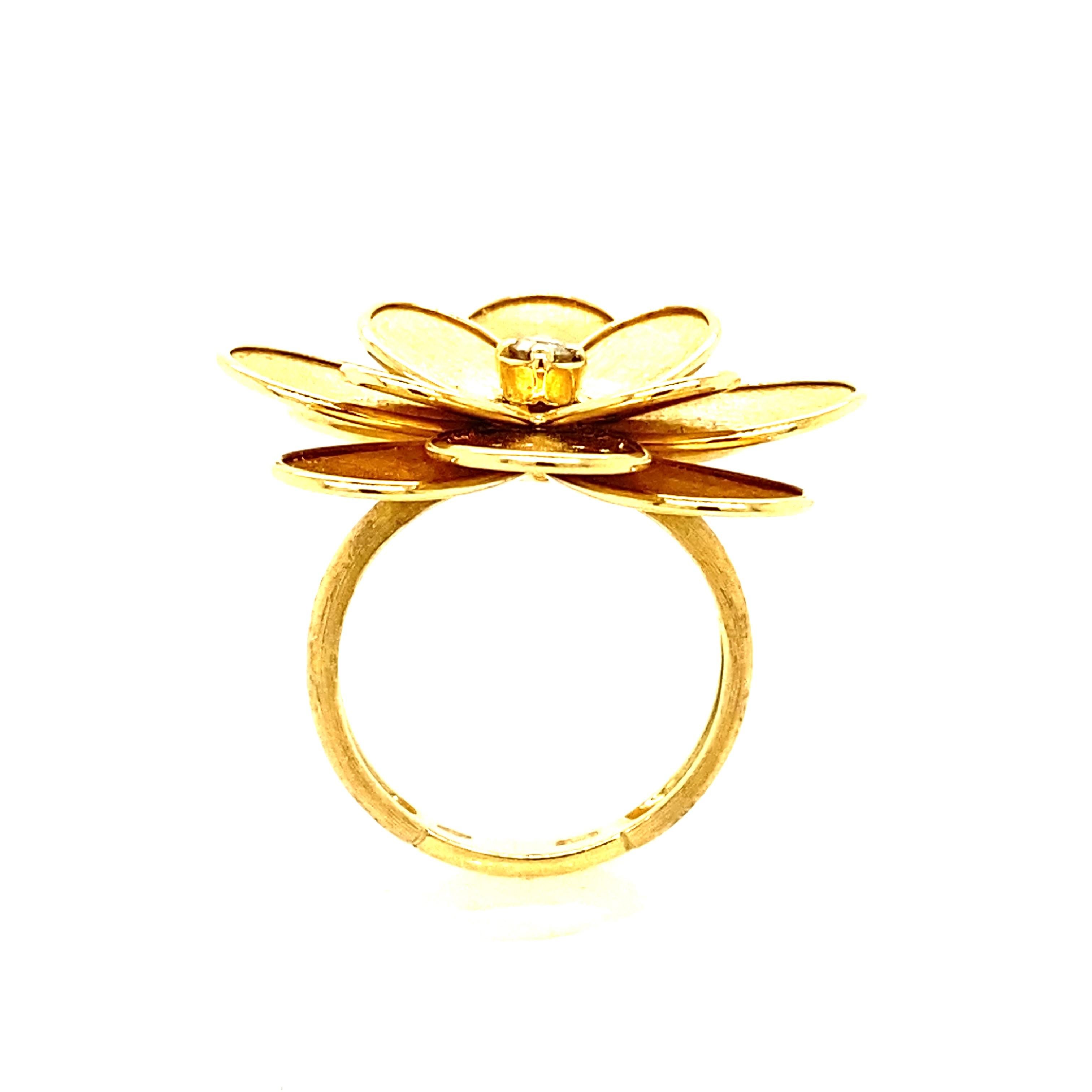 Marco Bicego Petali Kollektion 18K Gelbgold und Diamant-Blumenring im Zustand „Neu“ in Rochester, NY