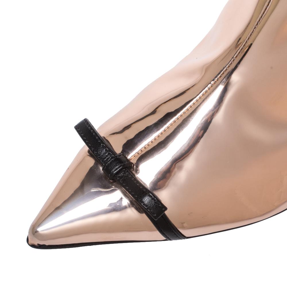 Marco de vincenzo Metallic Rose Gold Bow Pointed Toe Ankle Boots Size 37 In Excellent Condition In Dubai, Al Qouz 2