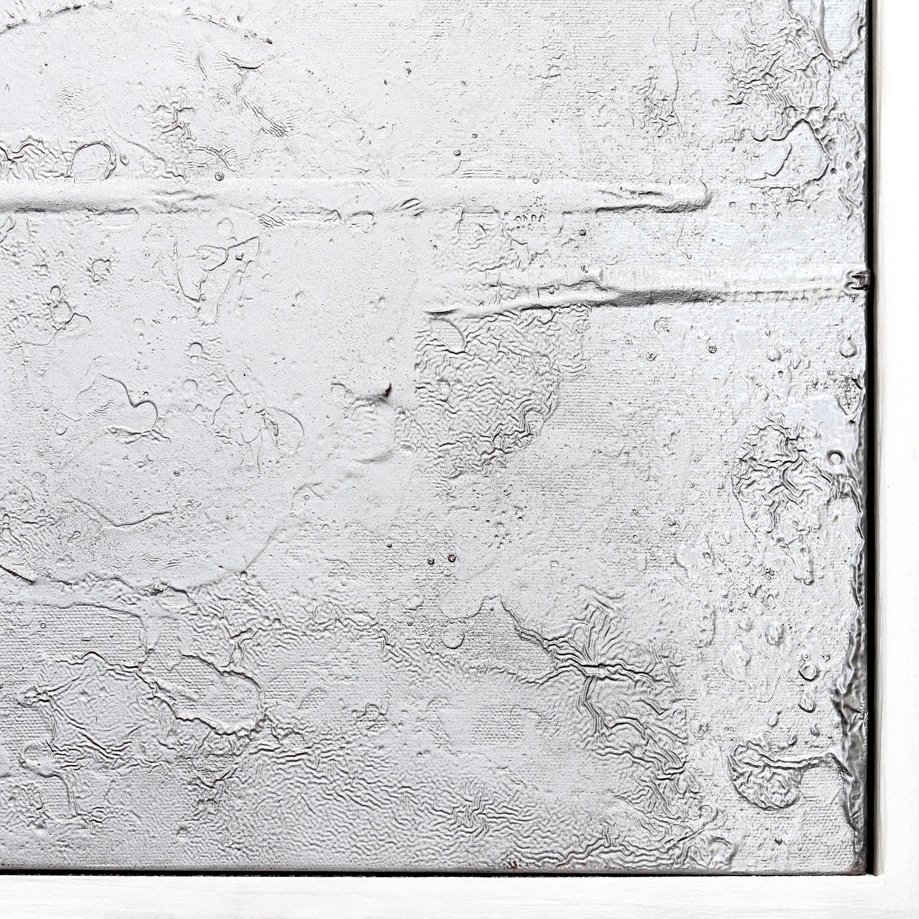 A402 - Contemporary Reflective Silver Abstract Painting With White Frame For Sale 3