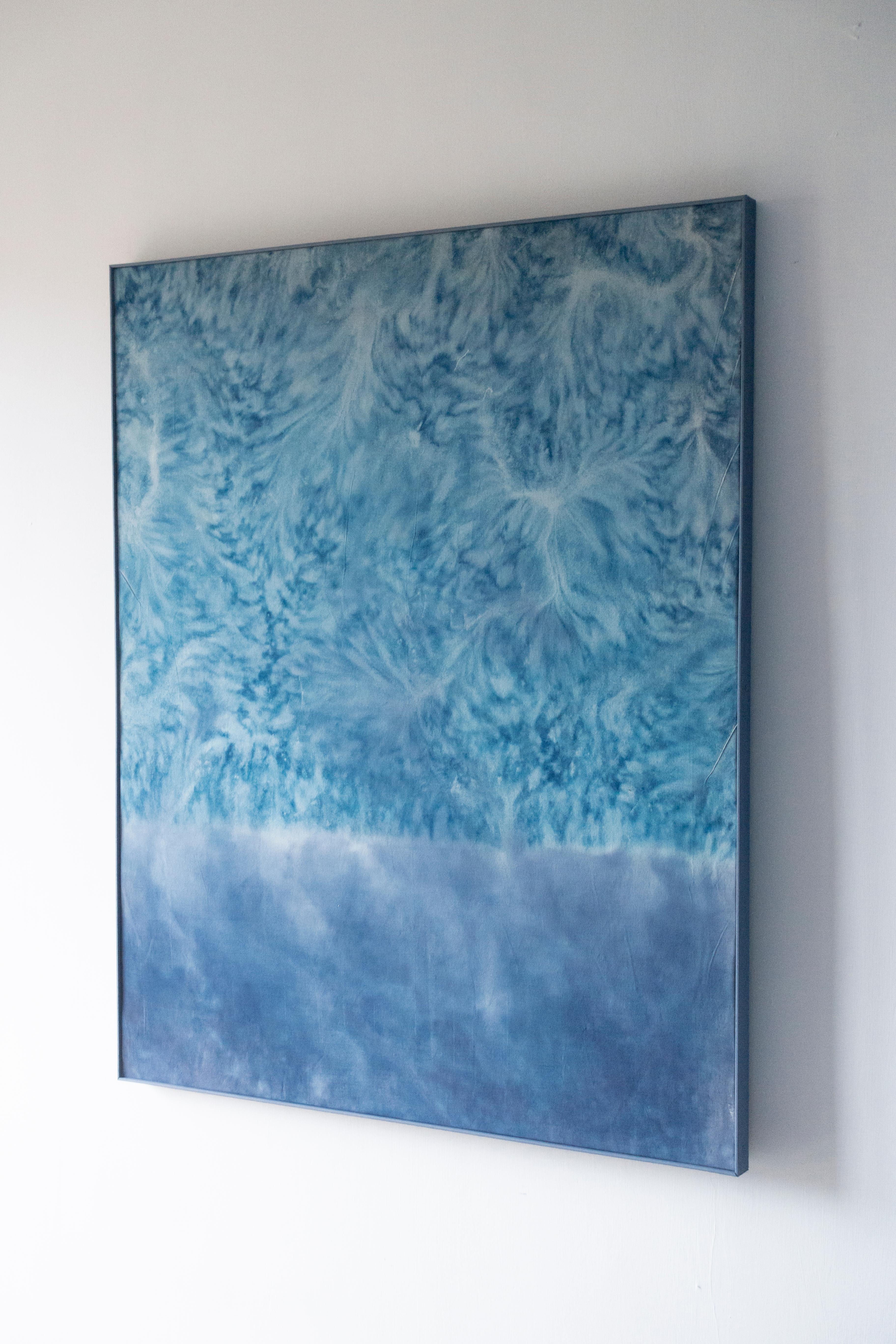 Tempesta, Pittura fotosensibile su tela grezza, agenti atmosferici, luce solare 
121x98 cm, 2022
Dalla serie 