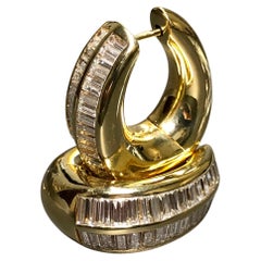 Marco Valente 18 Karat abgestufte Baguette-Diamant-Ohrringe mit breitem Creolen