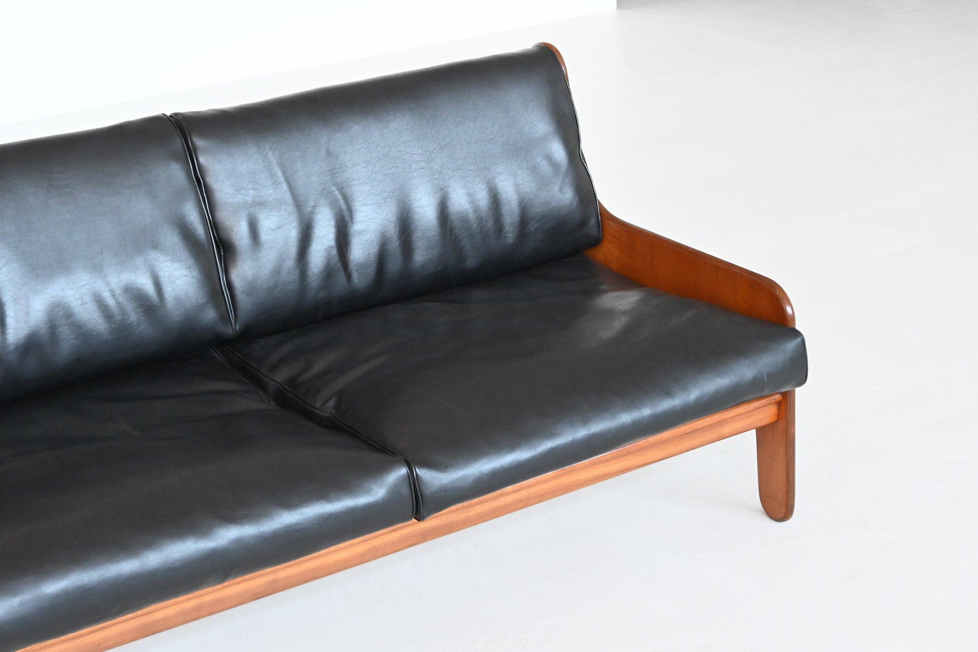 Marco Zanuso Baronet two-seat sofa in teak and black leather Arflex Italy 1964  In Good Condition In Etten-Leur, NL