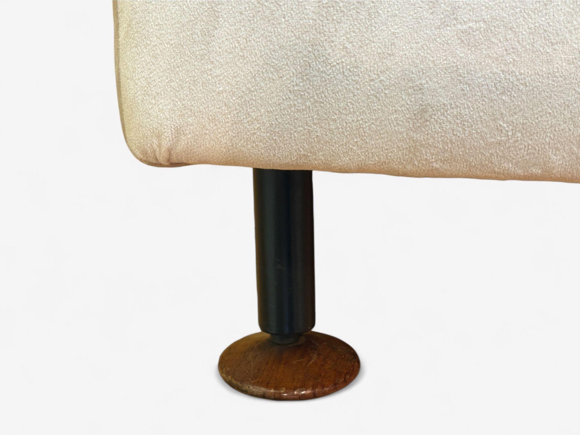 Marco Zanuso, Terciopelo beige, Madera, Metal, Silla de salón, Italia, 1960s en venta 5