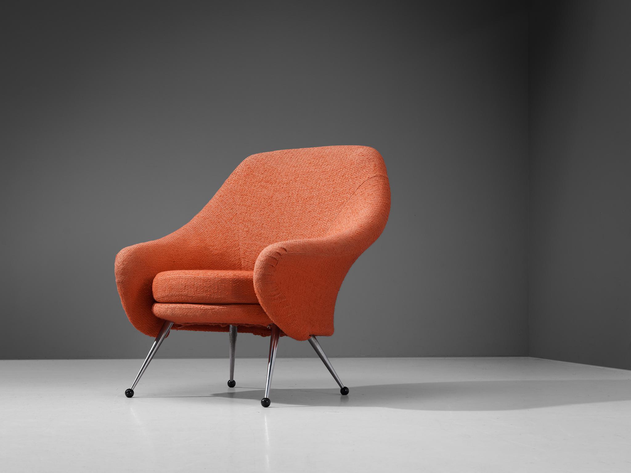 Marco Zanuso pour Arflex, fauteuil, modèle 'Martingala', tissu, chrome, métal laqué, Italie, années 1950. 

Fauteuil excentrique conçu par le designer italien Marco Zanuso dans les années cinquante. L'aspect ludique de cette chaise dite 