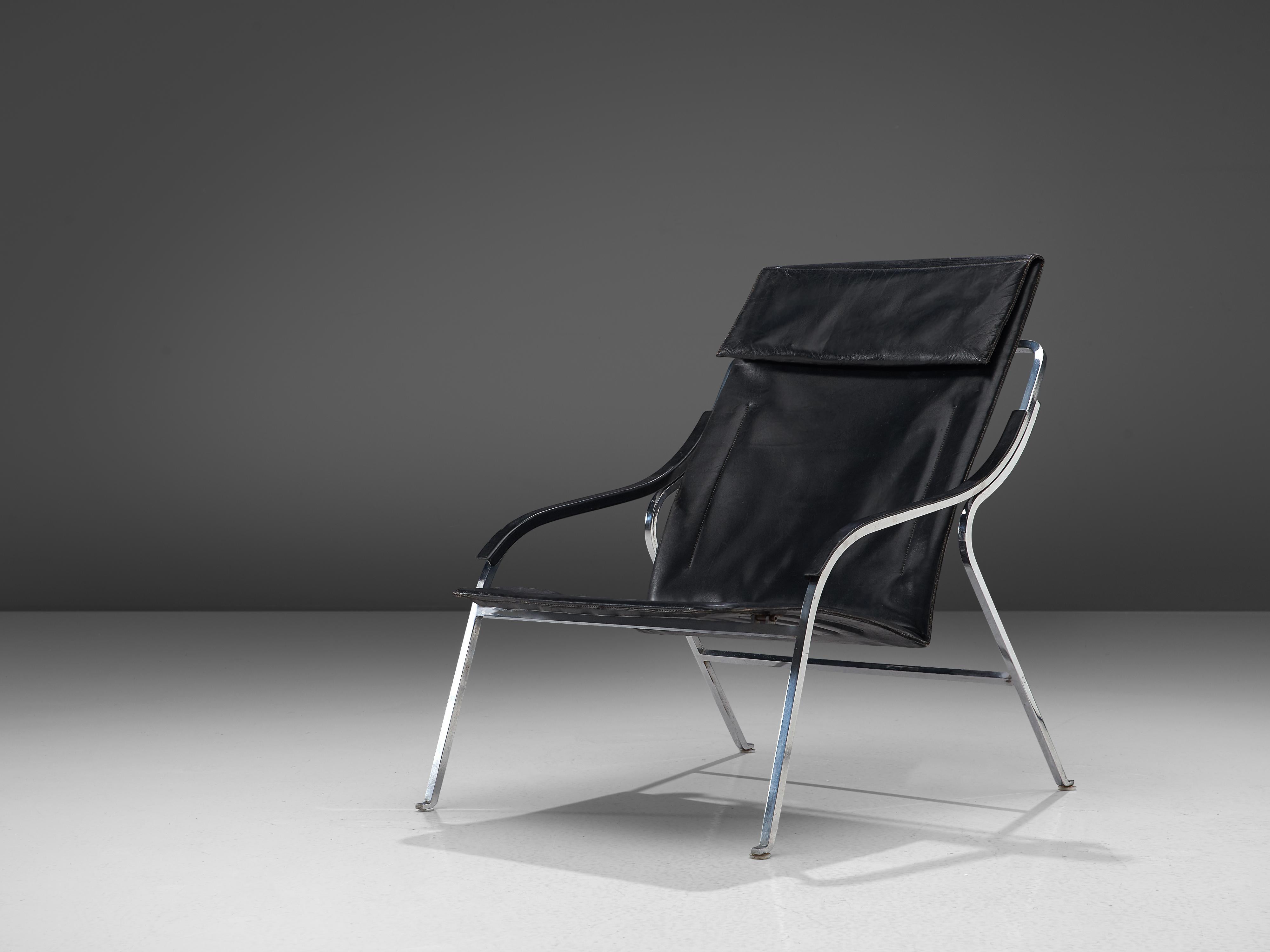 Marco Zanuso for Arflex, lounge chair, black leather, steel, Italy, 1964

This lounge chair by Zanuso remains among the best examples of armchairs designed by the architect. It is not only the ingenious slender design that distinguishes it, but also