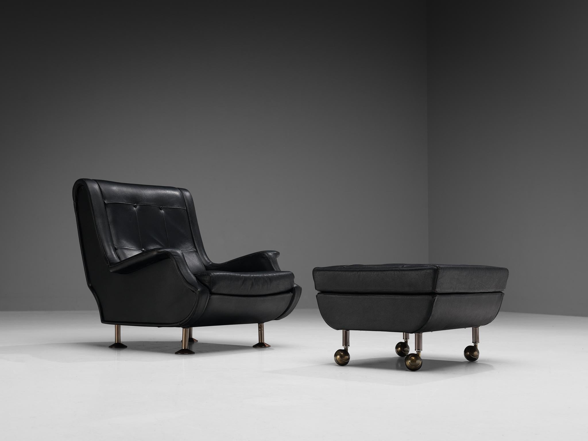 Marco Zanuso pour Arflex, chaise longue et ottoman modèle 'Regent', cuir, métal, Italie, créé en 1960

Cette admirable chaise longue baptisée 