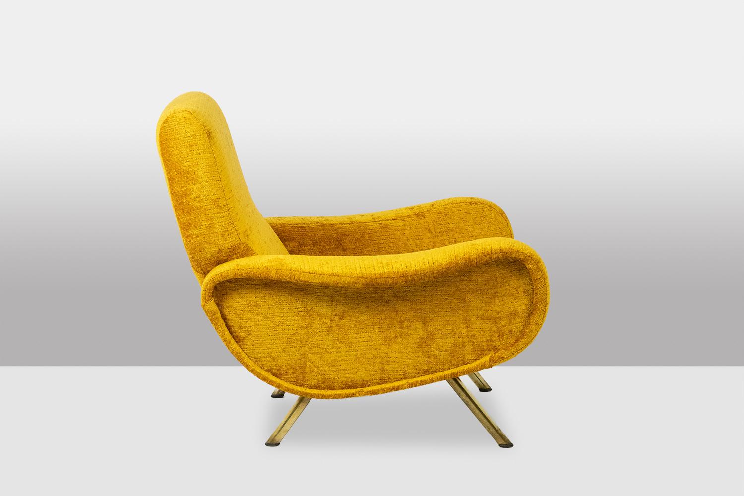 Italiano Marco Zanuso per Artflex. Poltrone in ottone giallo e dorato. 1950s. in vendita