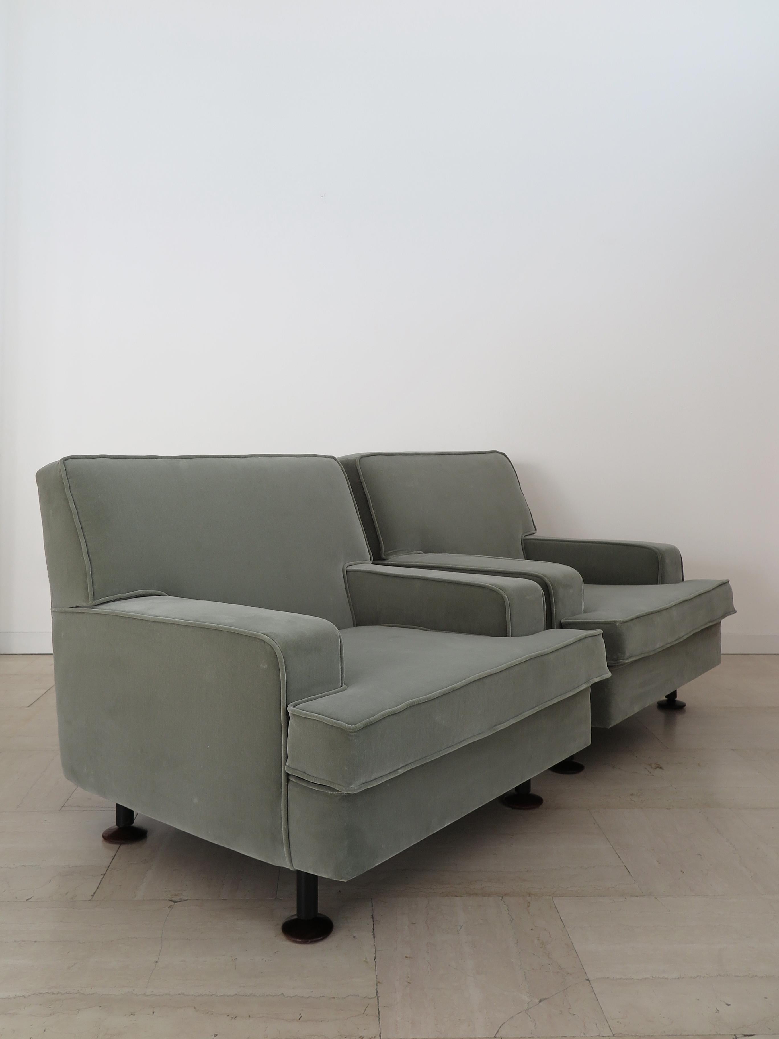 Italian midcentury modern design couple of large and very comfortable armchairs lounge chairs model 