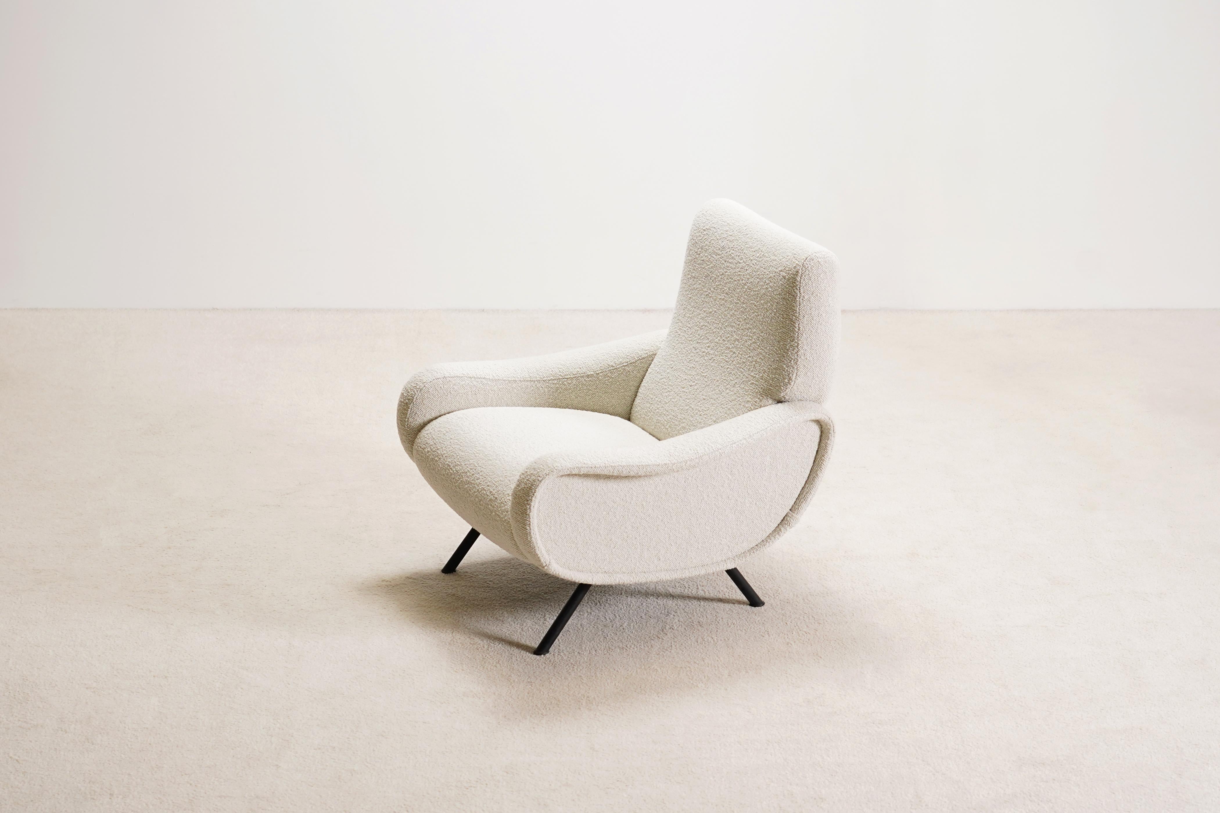An original 'LADY' lounge chair designed by Marco Zanuso in 1951 for Arflex, Milano. The 