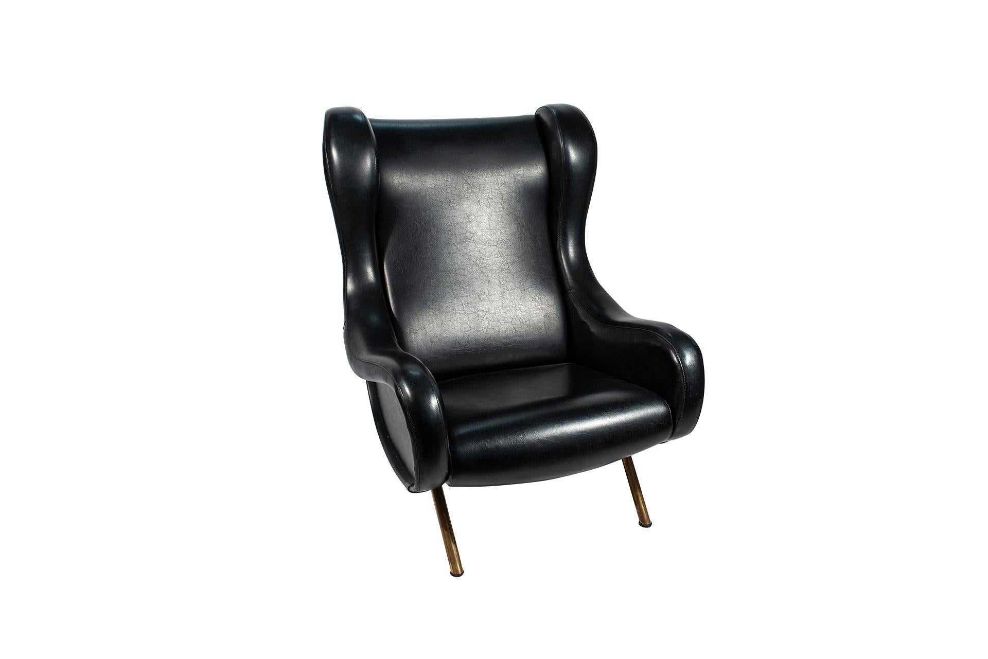 Marco Zanuso, lady armchair, 
leather, 
circa 1970, Italy.
Measures: Height 1 m, seat height 36 cm, width 72 cm, depth 80 cm.