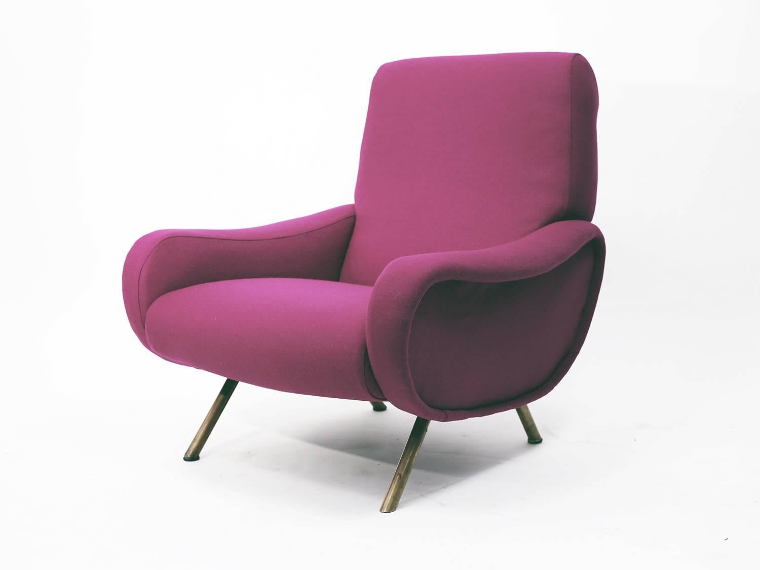 Original Lady armchair designed by Marco Zanuso.
Manufactured by Artiflex, newly re-upholstered in Knoll fabric.