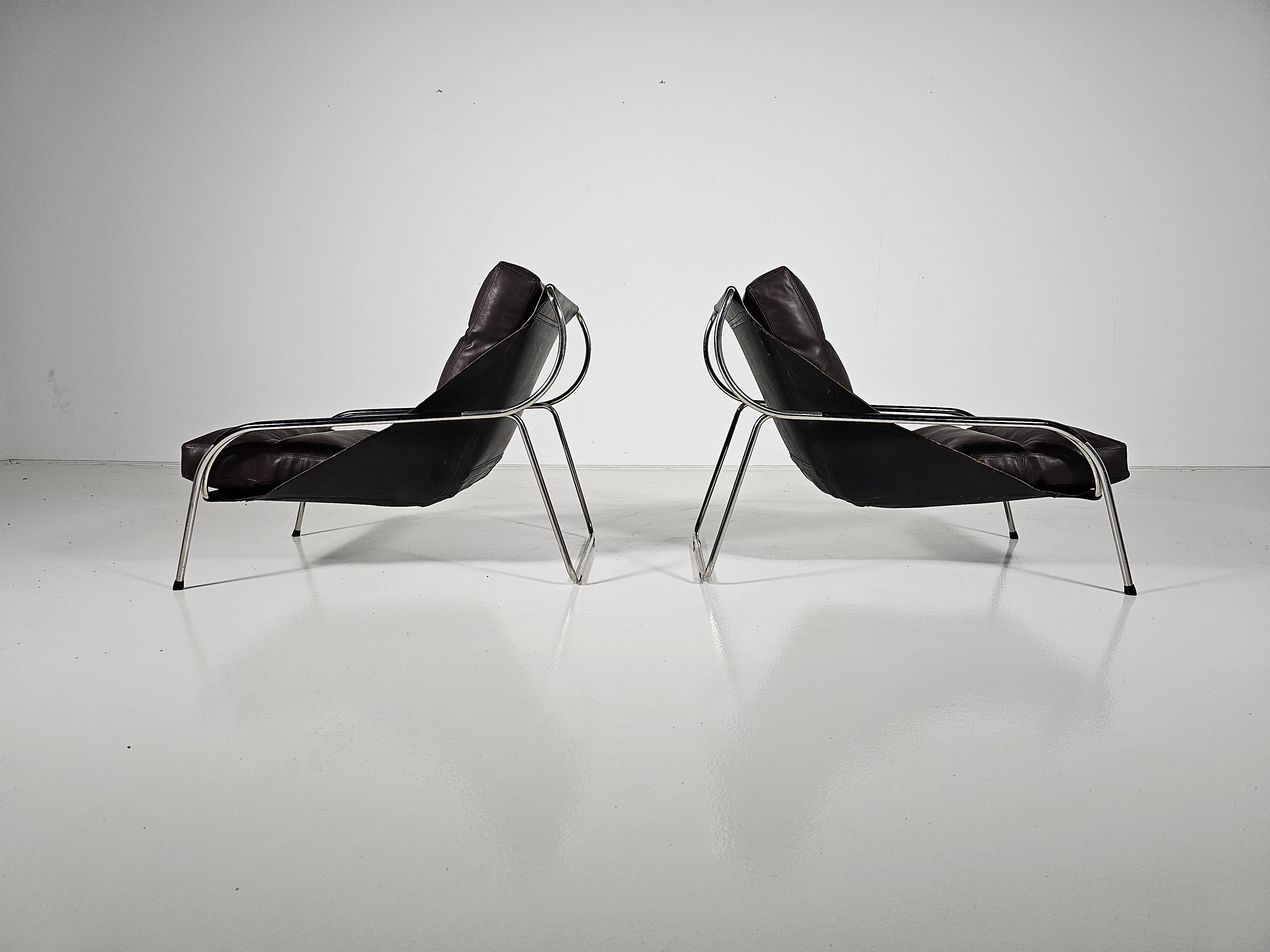 European  Marco Zanuso Maggiolina lounge chairs in brown and black leather, Zanotta, 1950 For Sale