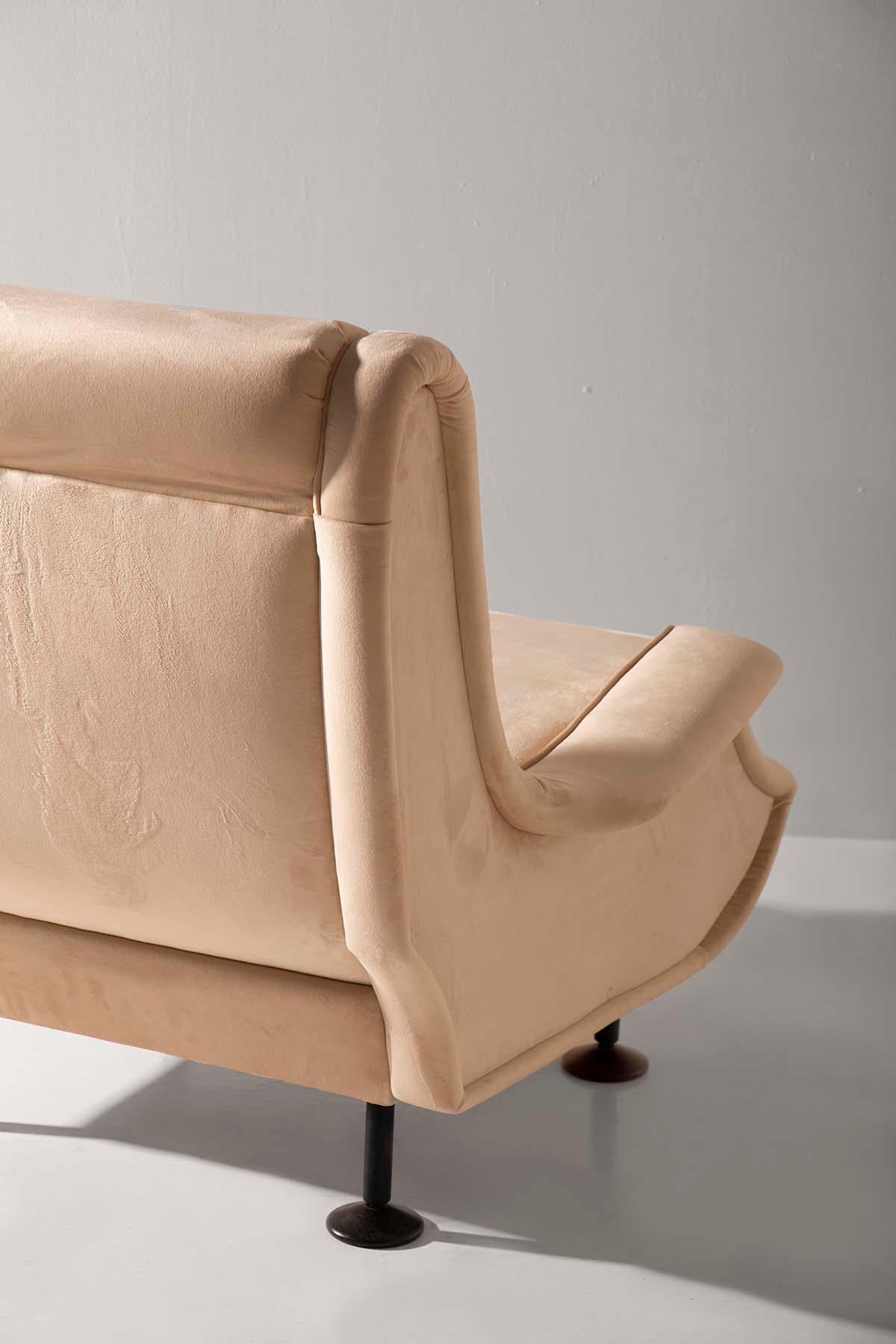 Mid-20th Century Marco Zanuso Pair of Italian Armchairs in Beige Velvet for Arflex For Sale