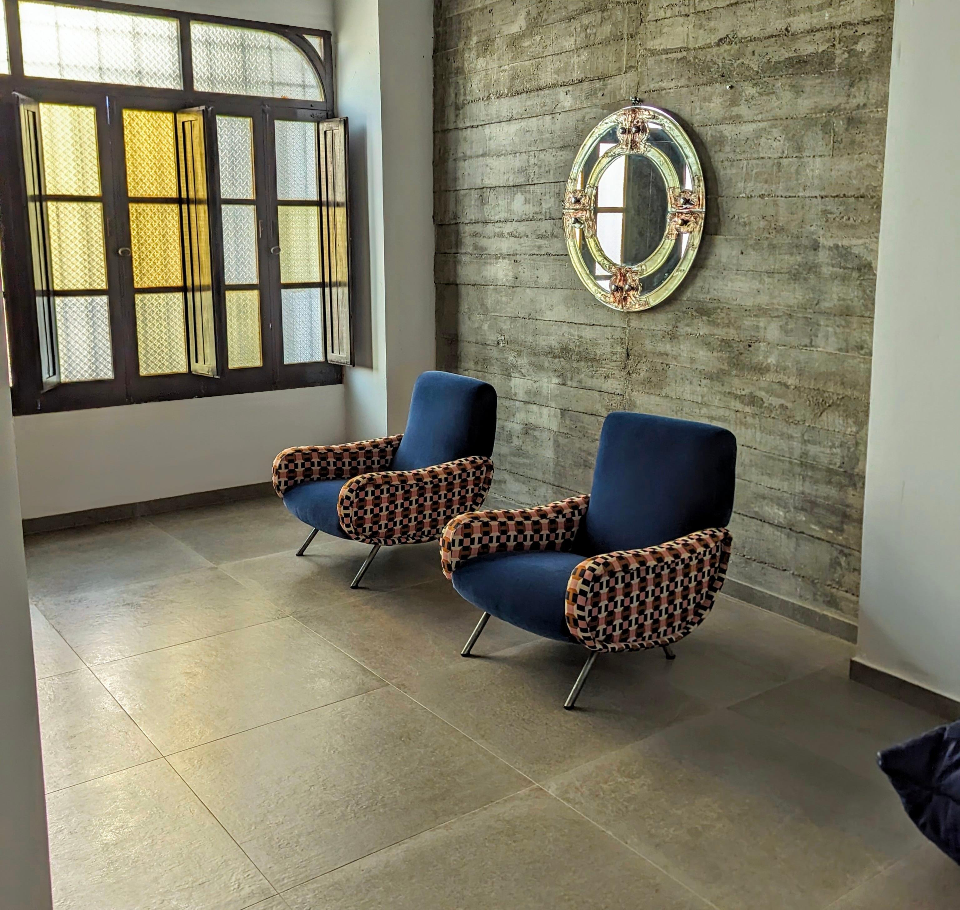 Marco Zanuso Paar Damensessel Hermès Blauer Samt Italien 1950er Jahre (Moderne der Mitte des Jahrhunderts) im Angebot