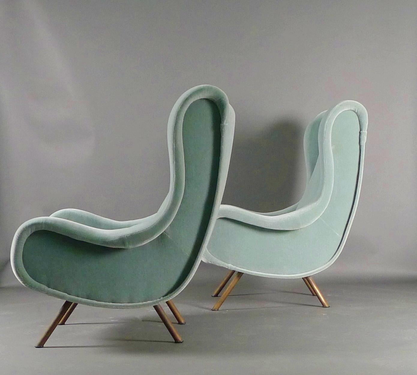 Marco Zanuso, Paar Senior Chairs, 1950er-Jahre, und passendes Paar Ottomane (Metall) im Angebot