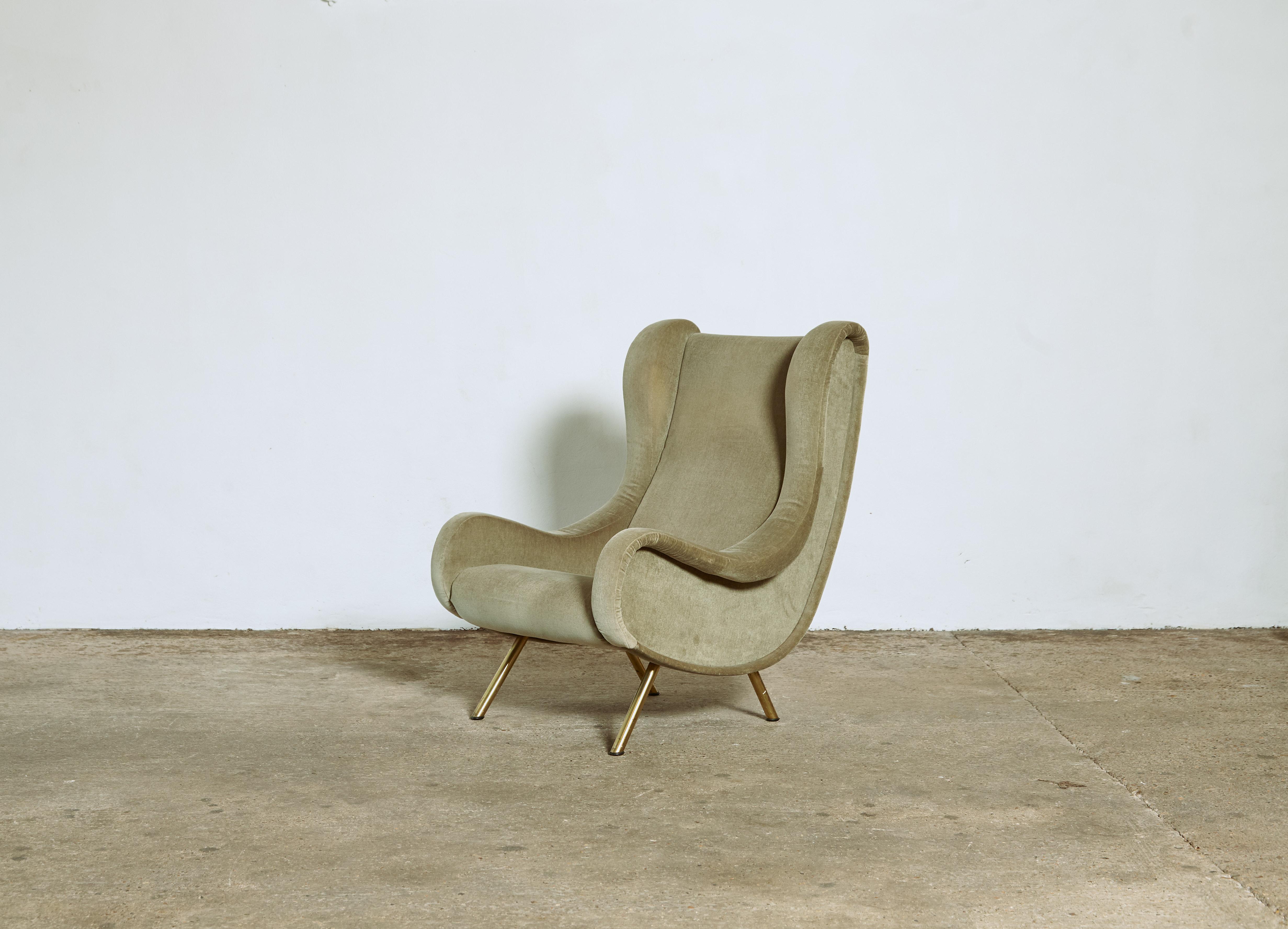 A lovely authentic Marco Zanuso senior chair, Arflex, France/Italy, 1960s. Sage green velvet fabric. Ready to use.