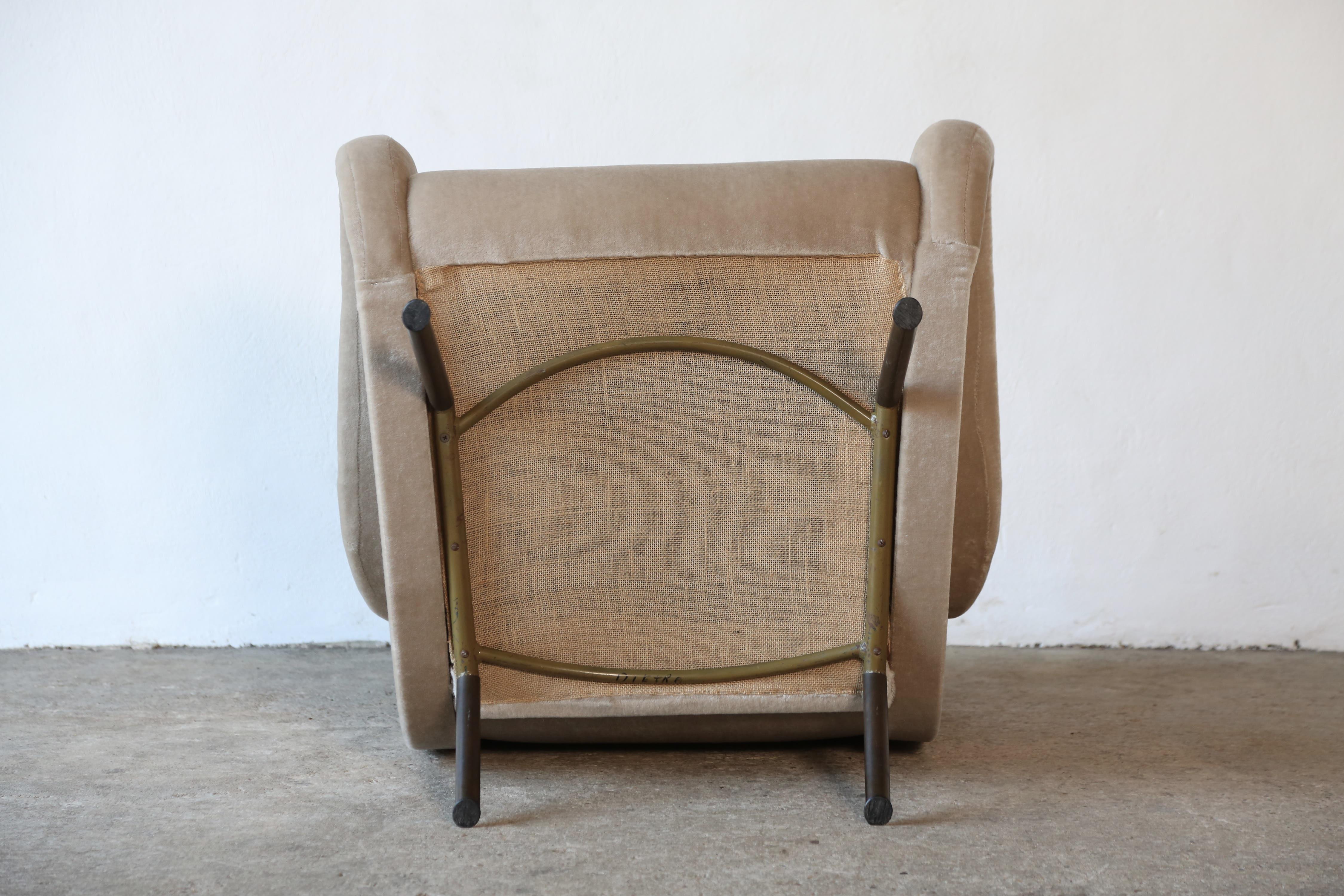 Marco Zanuso Senior Chair, Pure Mohair, Arflex, Italy, 1960s For Sale 3