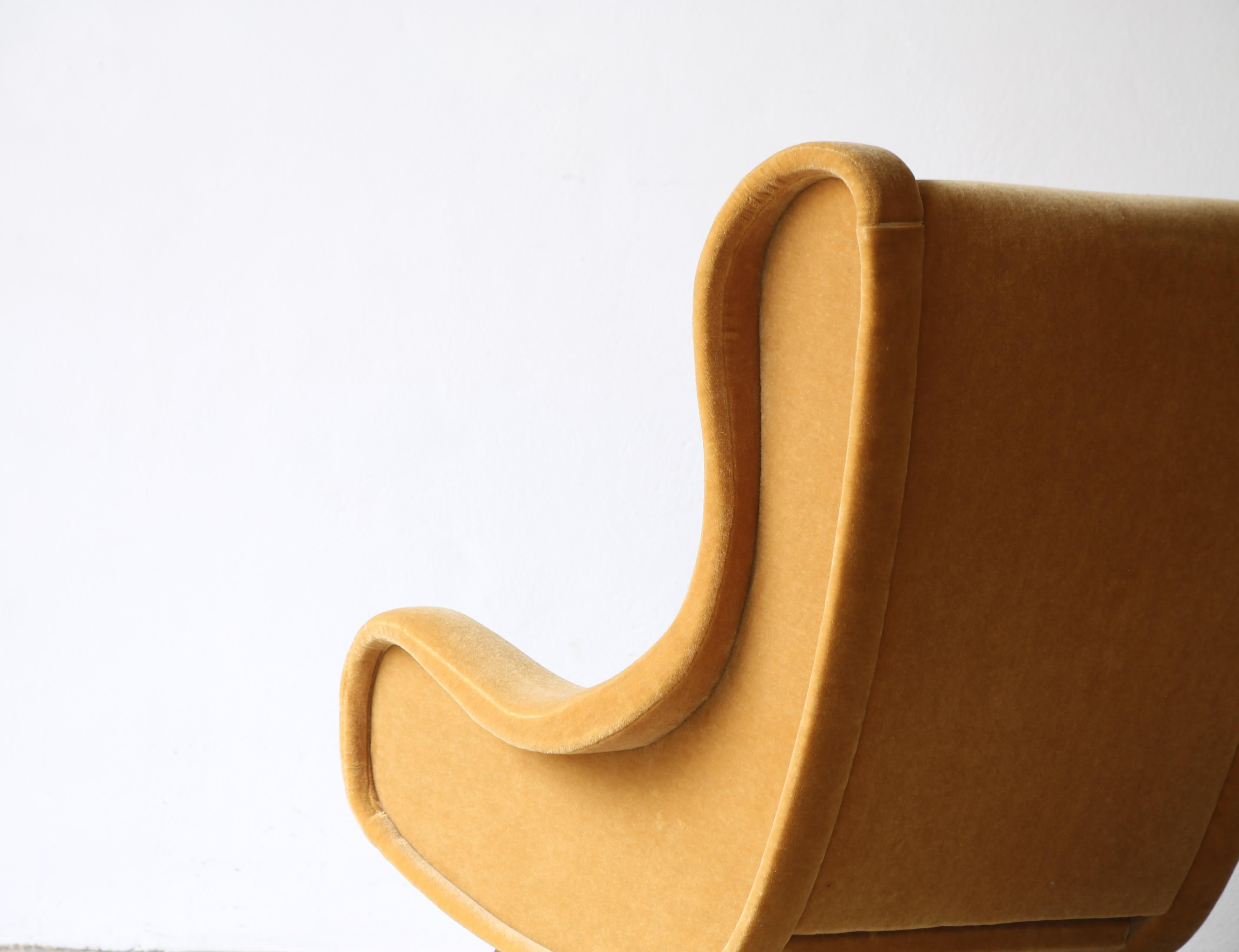 Marco Zanuso Senior Chairs, Pure Mohair, Arflex, Italy, 1960s 2