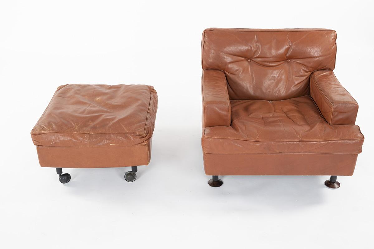 Marco Zanuso Square Armchair and Footstool in Brown Leather by Arflex, 1960 In Distressed Condition In JASSANS-RIOTTIER, FR