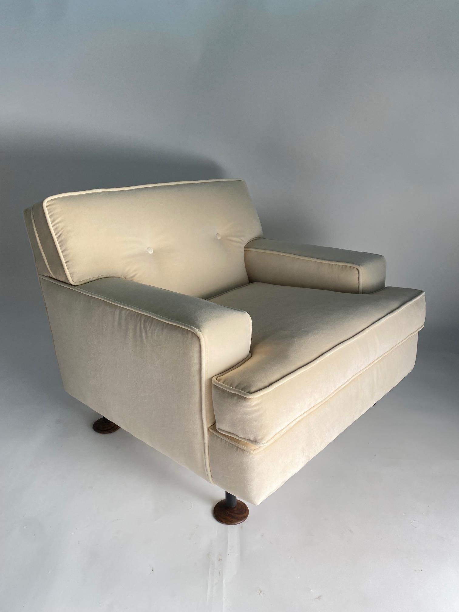 Marco Zanuso 'Square' White Velvet Chairs with Teak Feet, Italy, circa 1962 For Sale 5
