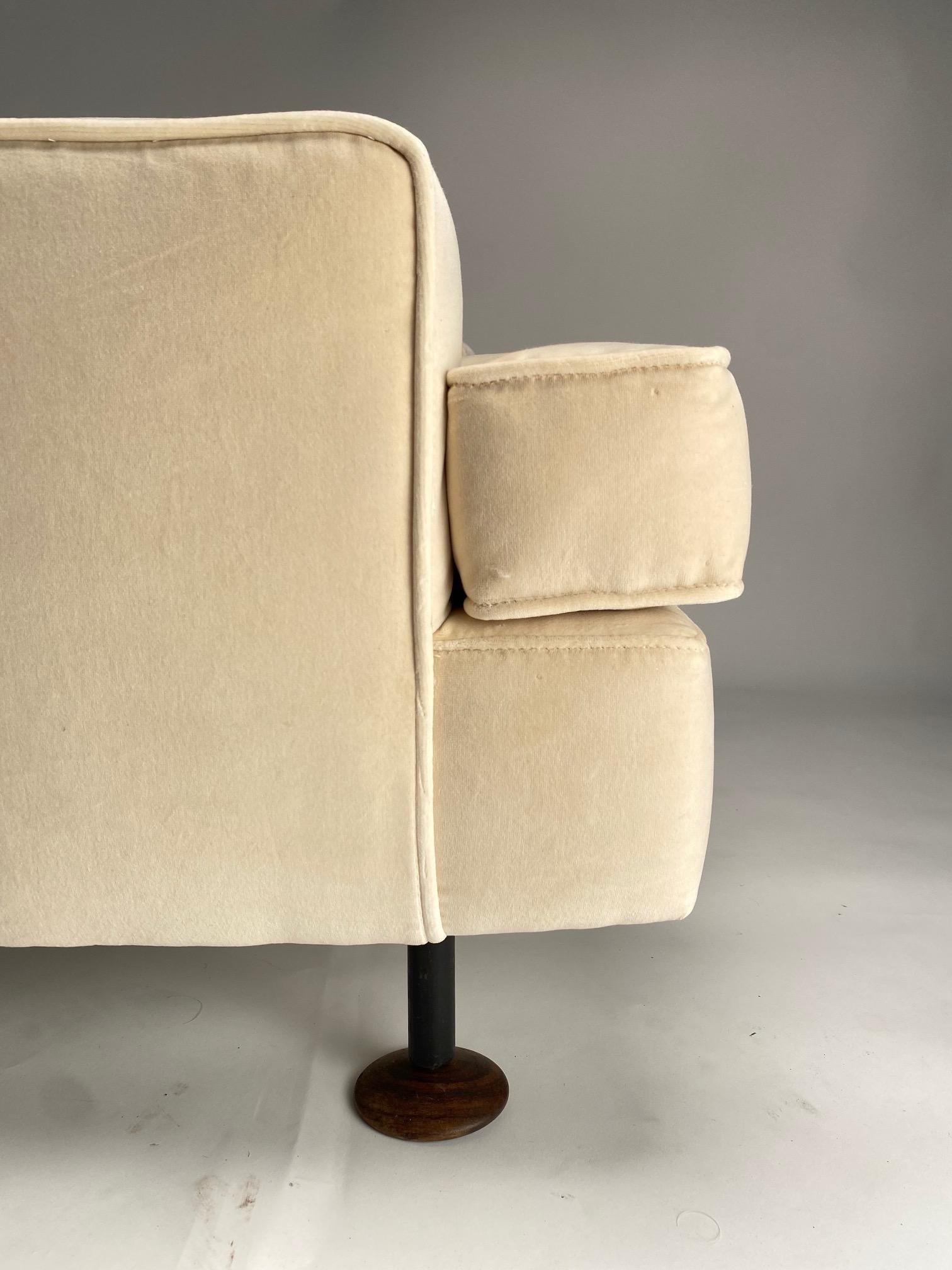 Mid-20th Century Marco Zanuso 'Square' White Velvet Chairs with Teak Feet, Italy, circa 1962 For Sale